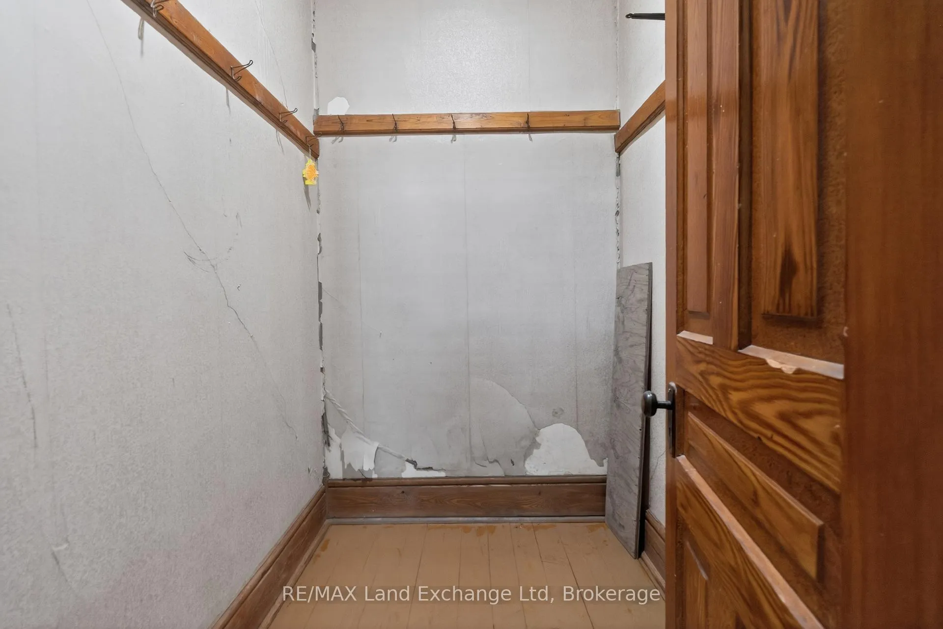 Photo 27 of 484 Queen Street, North Huron, Blyth — HOMEH