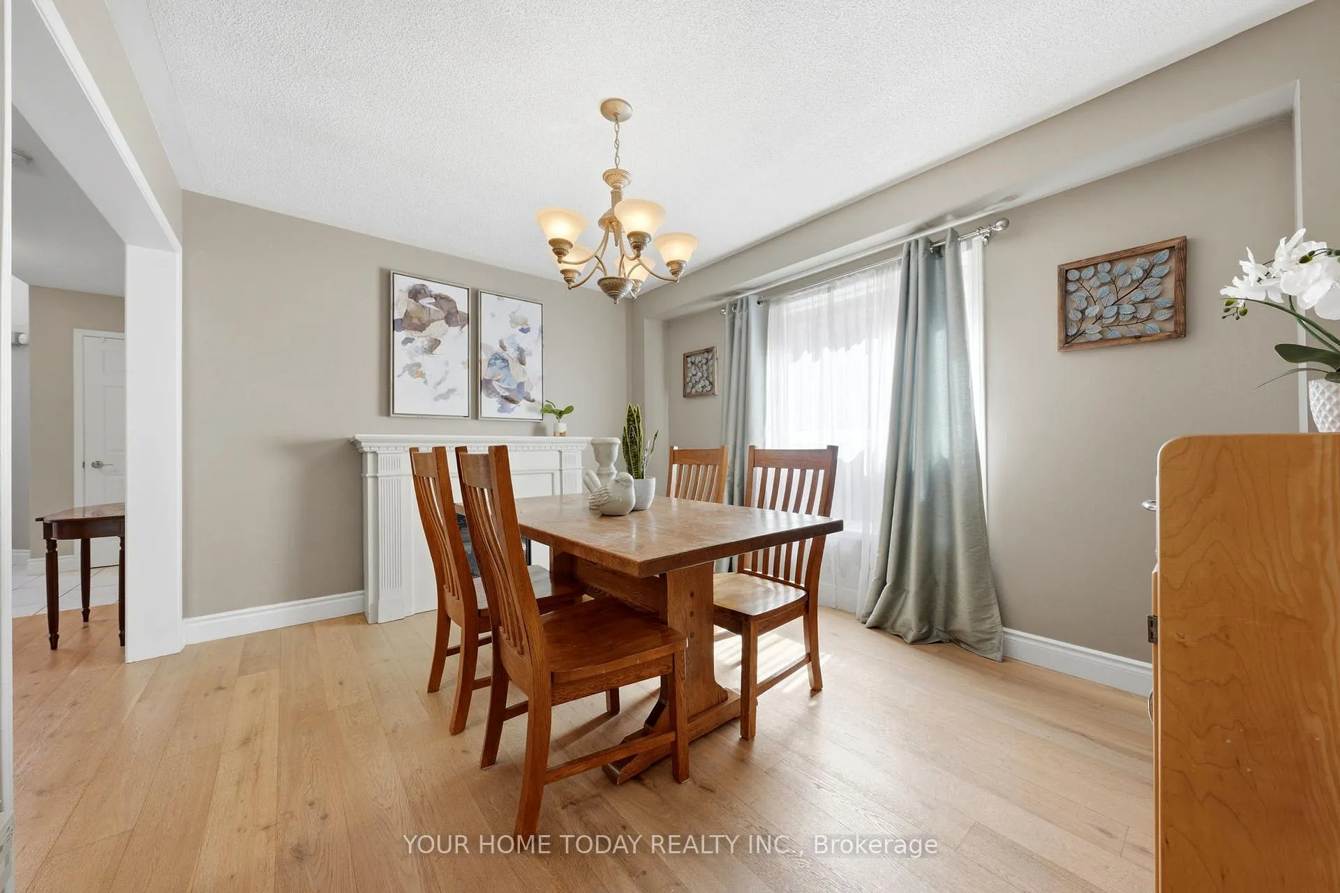 Photo 7 of 5 Curry Crescent, Halton Hills, Georgetown — HOMEH