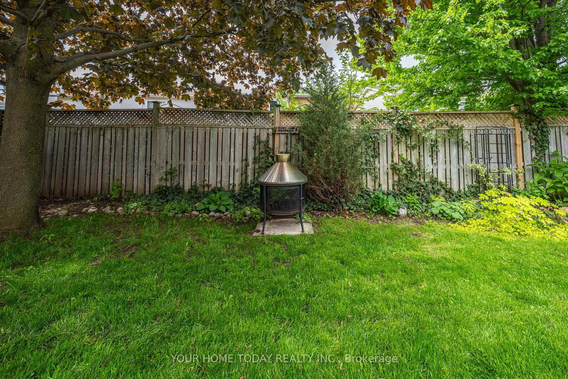 Photo 38 of 5 Curry Crescent, Halton Hills, Georgetown — HOMEH