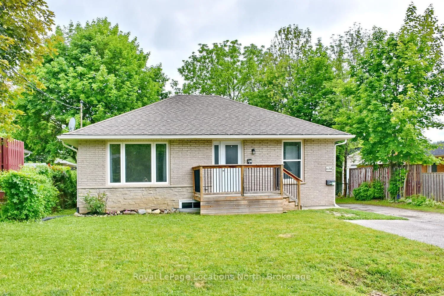 Photo 3 of 638 Oak Street, Collingwood — HOMEH
