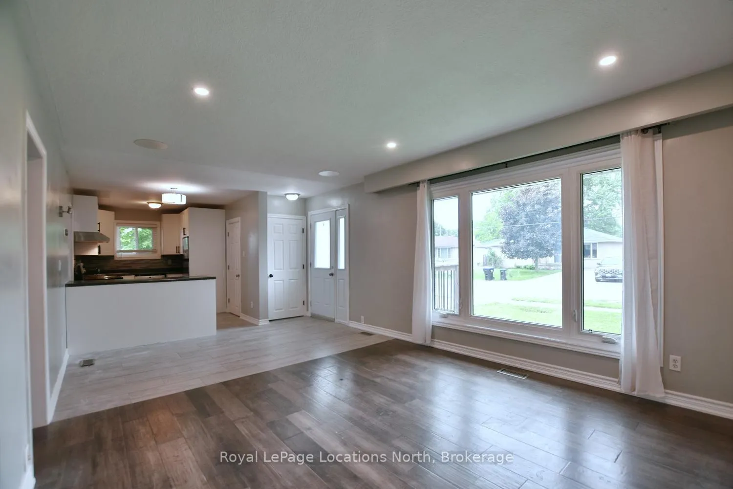 Photo 13 of 638 Oak Street, Collingwood — HOMEH