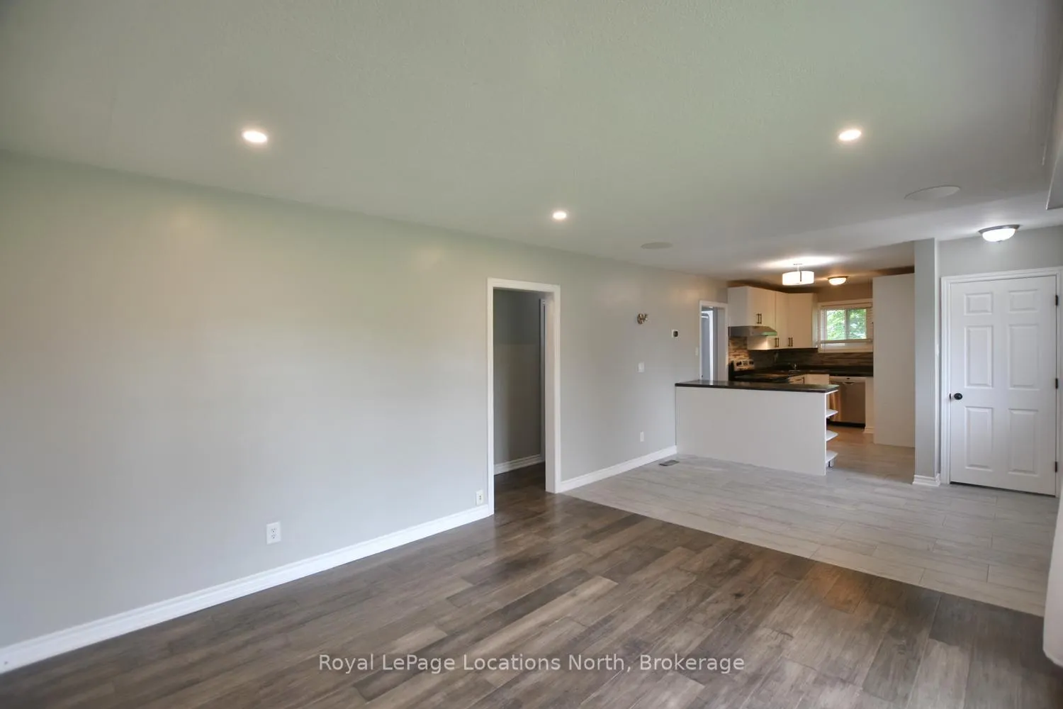 Photo 14 of 638 Oak Street, Collingwood — HOMEH