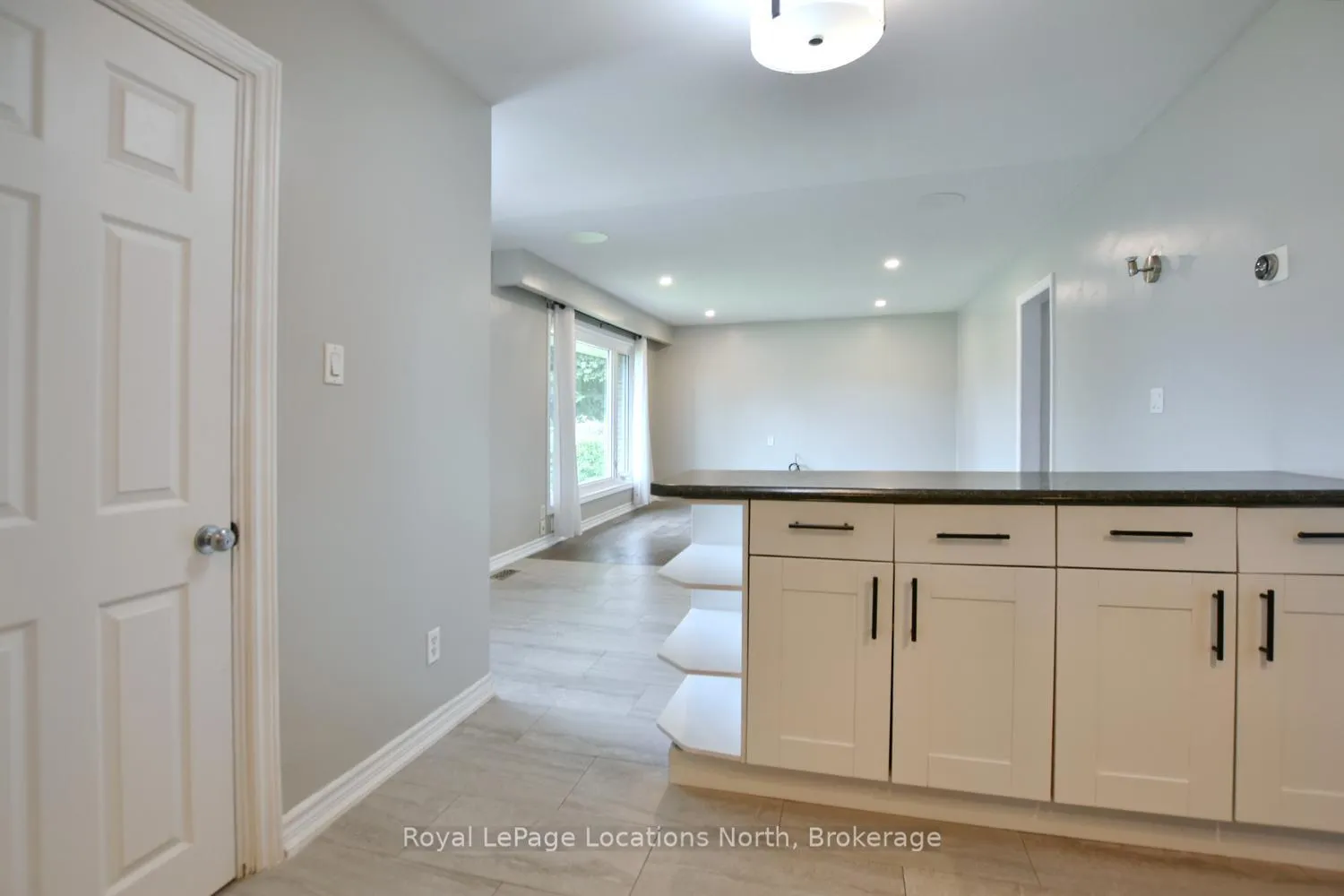 Photo 20 of 638 Oak Street, Collingwood — HOMEH