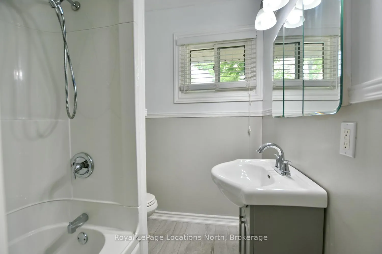 Photo 26 of 638 Oak Street, Collingwood — HOMEH