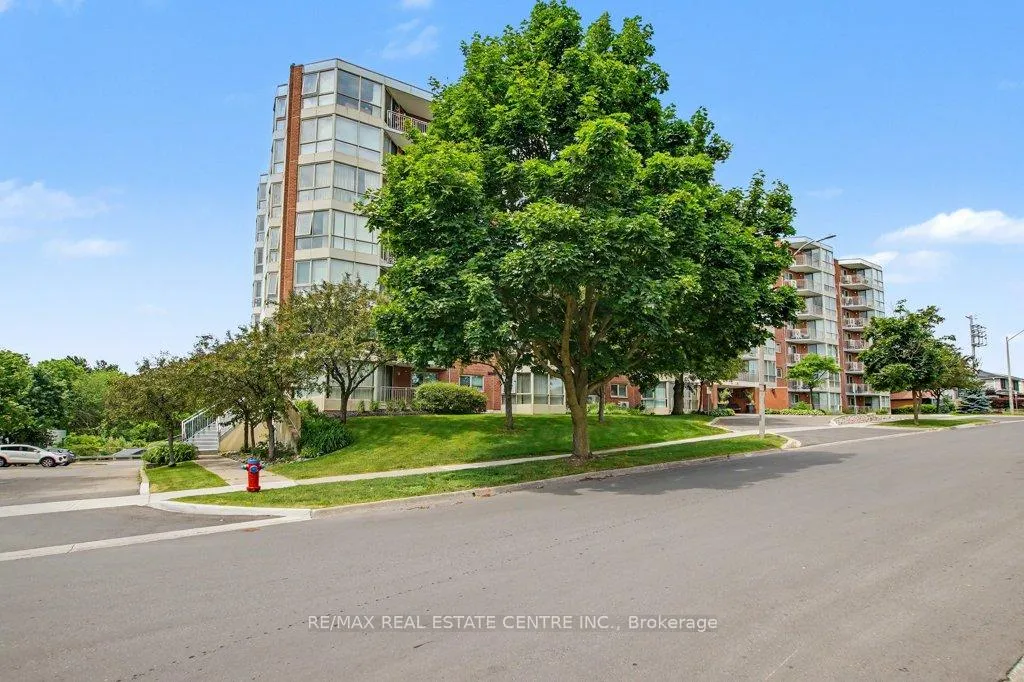 Photo 2 of Unit 604, 26 Hall Road, Halton Hills, Georgetown — HOMEH