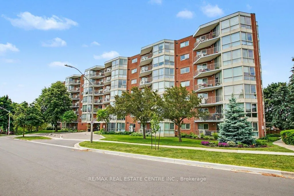 Photo 3 of Unit 604, 26 Hall Road, Halton Hills, Georgetown — HOMEH
