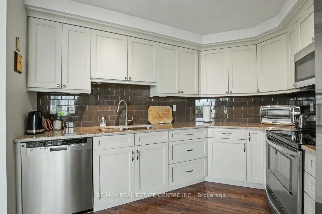 Photo 18 of Unit 604, 26 Hall Road, Halton Hills, Georgetown — HOMEH