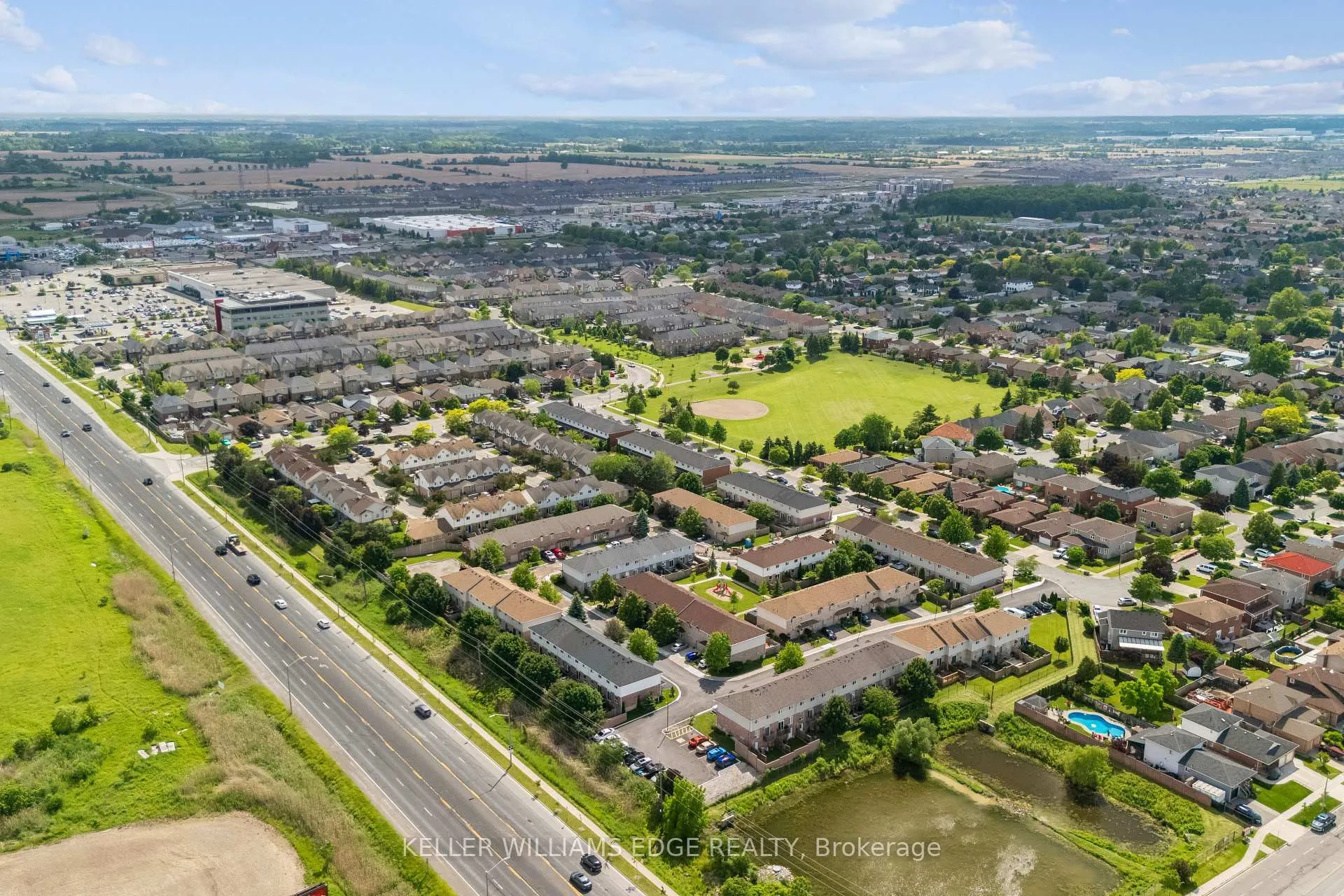 Photo 4 of Unit 35, 39 Pinewoods Drive, Hamilton, Stoney Creek Mountain — HOMEH