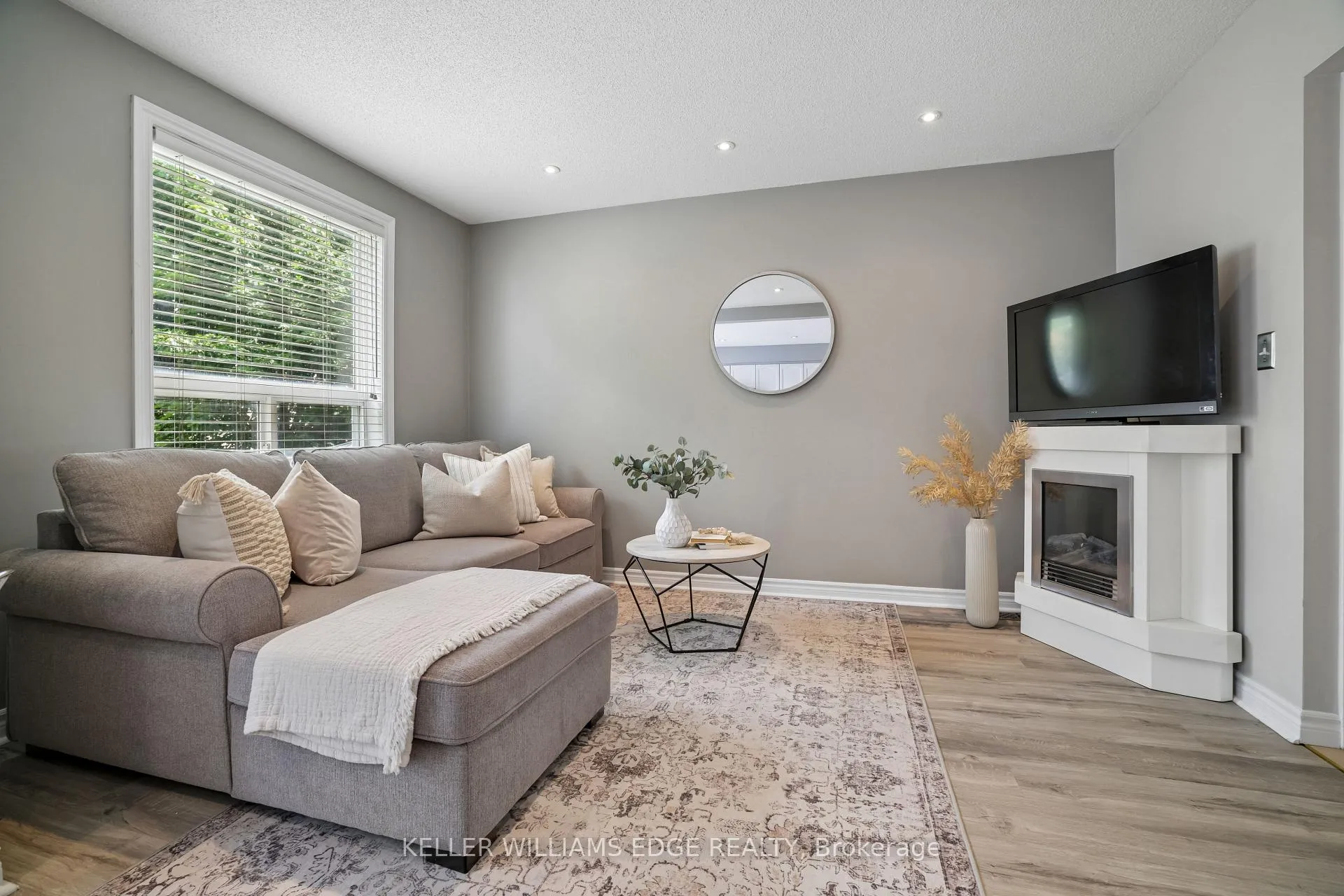 Photo 9 of Unit 35, 39 Pinewoods Drive, Hamilton, Stoney Creek Mountain — HOMEH