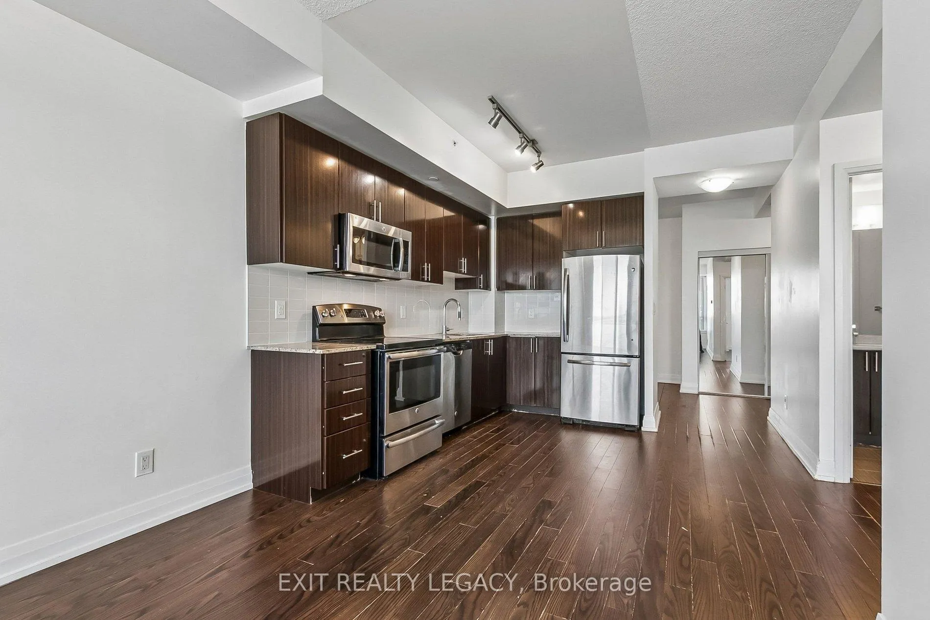 Photo 9 of Unit 710, 7167 Yonge Street, Markham, Grandview — HOMEH