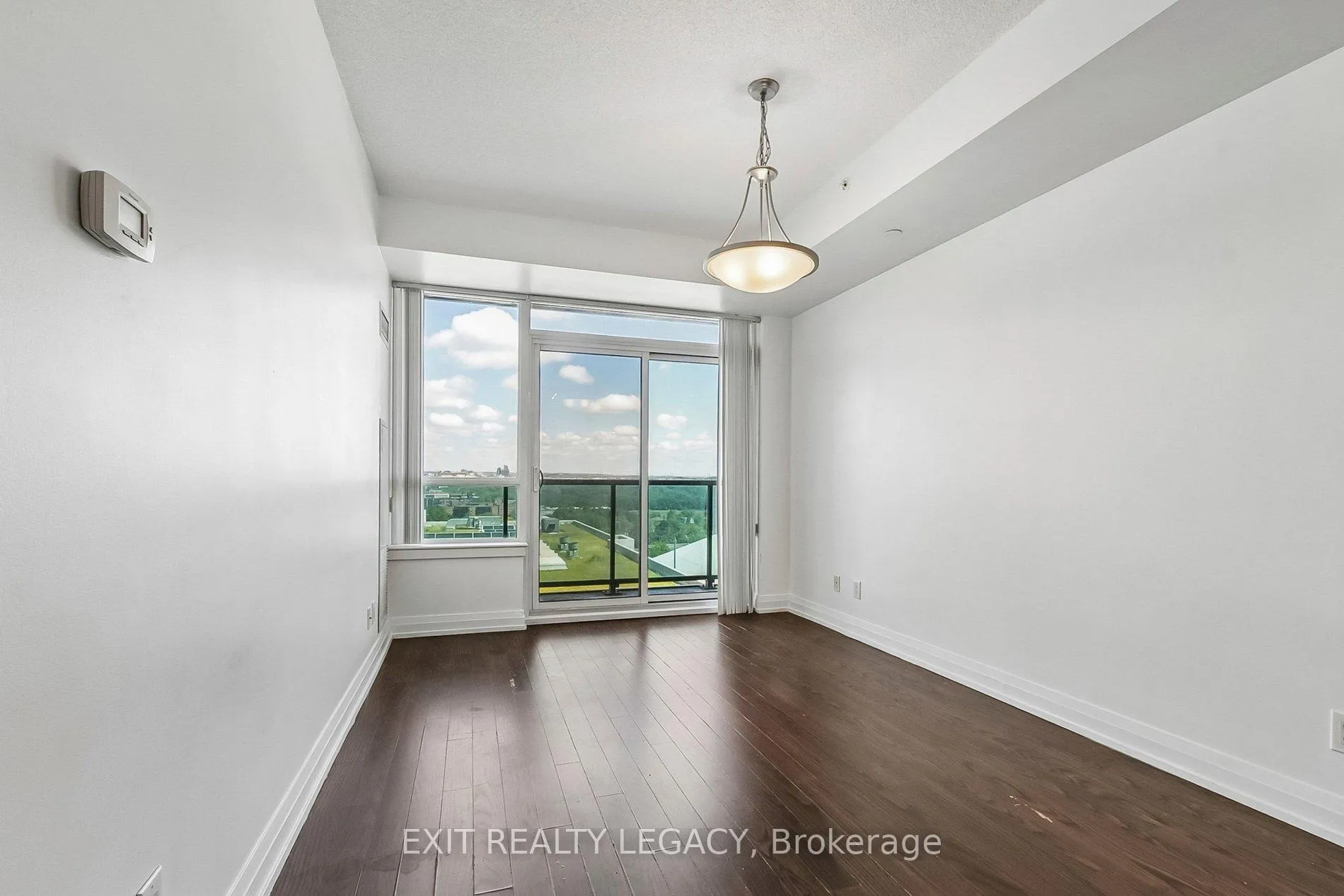 Photo 12 of Unit 710, 7167 Yonge Street, Markham, Grandview — HOMEH