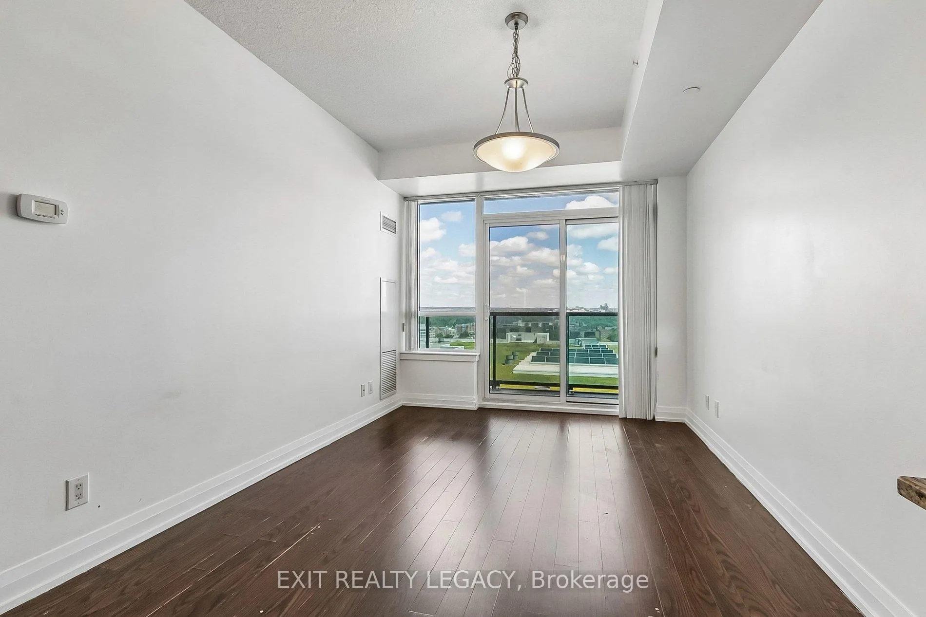 Photo 13 of Unit 710, 7167 Yonge Street, Markham, Grandview — HOMEH