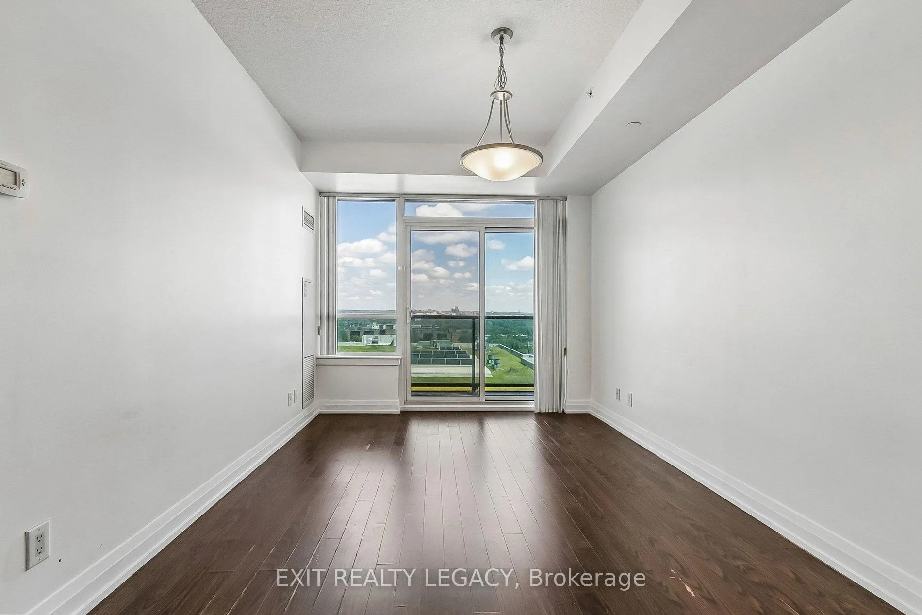 Photo 14 of Unit 710, 7167 Yonge Street, Markham, Grandview — HOMEH