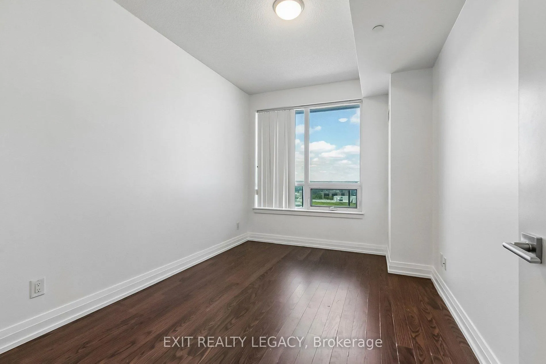 Photo 30 of Unit 710, 7167 Yonge Street, Markham, Grandview — HOMEH