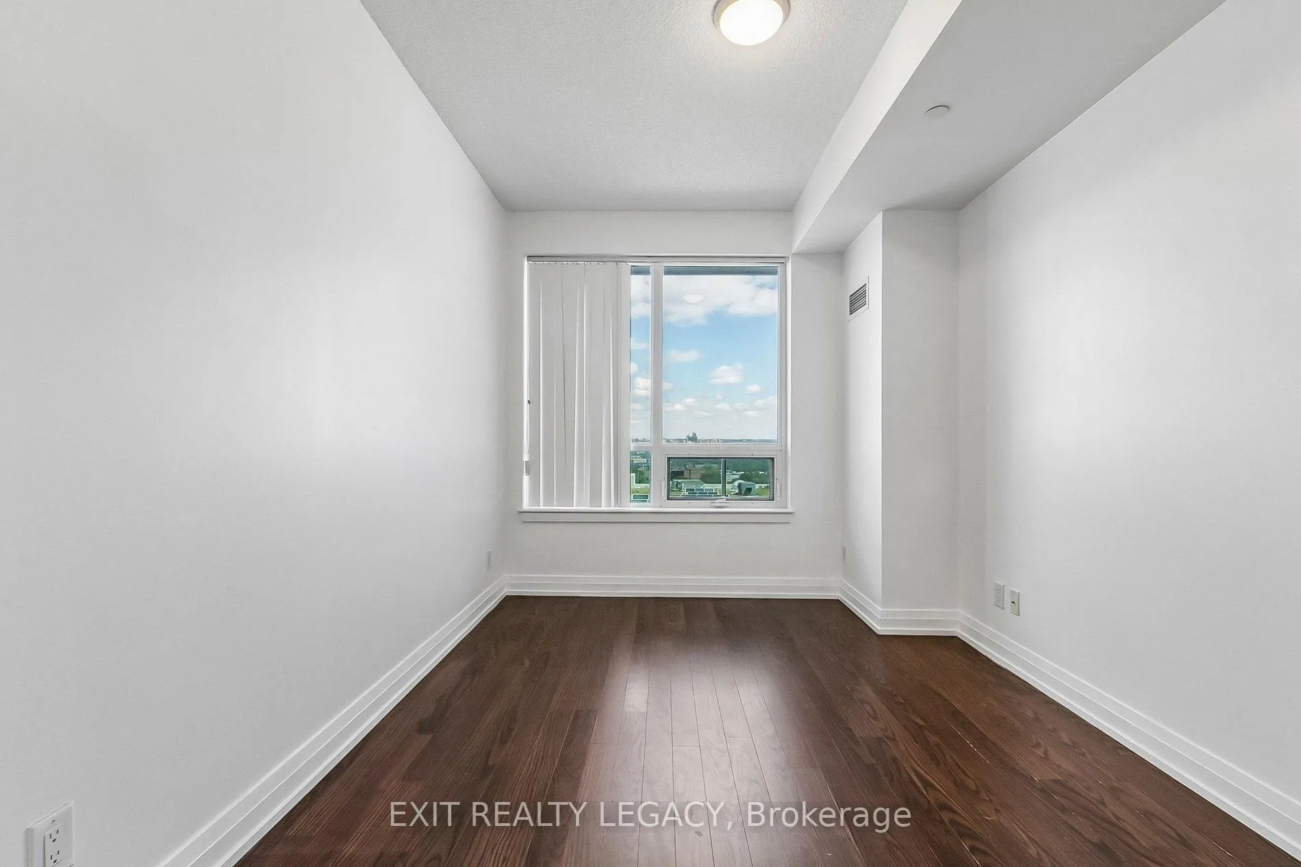 Photo 32 of Unit 710, 7167 Yonge Street, Markham, Grandview — HOMEH