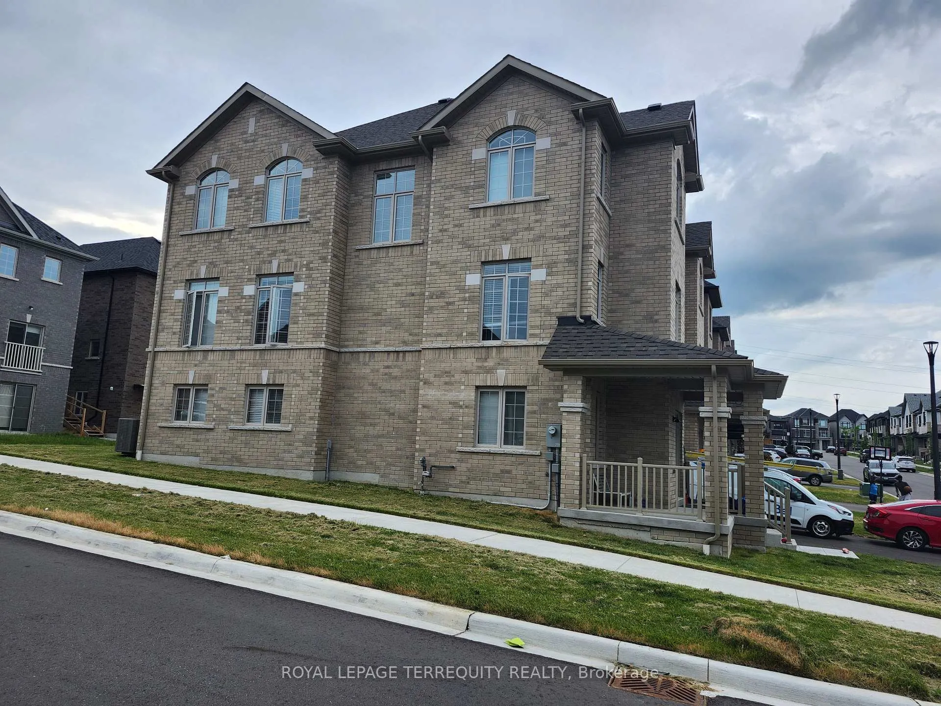 Photo 6 of 2602 Apricot Lane, Pickering, Duffin Heights — HOMEH