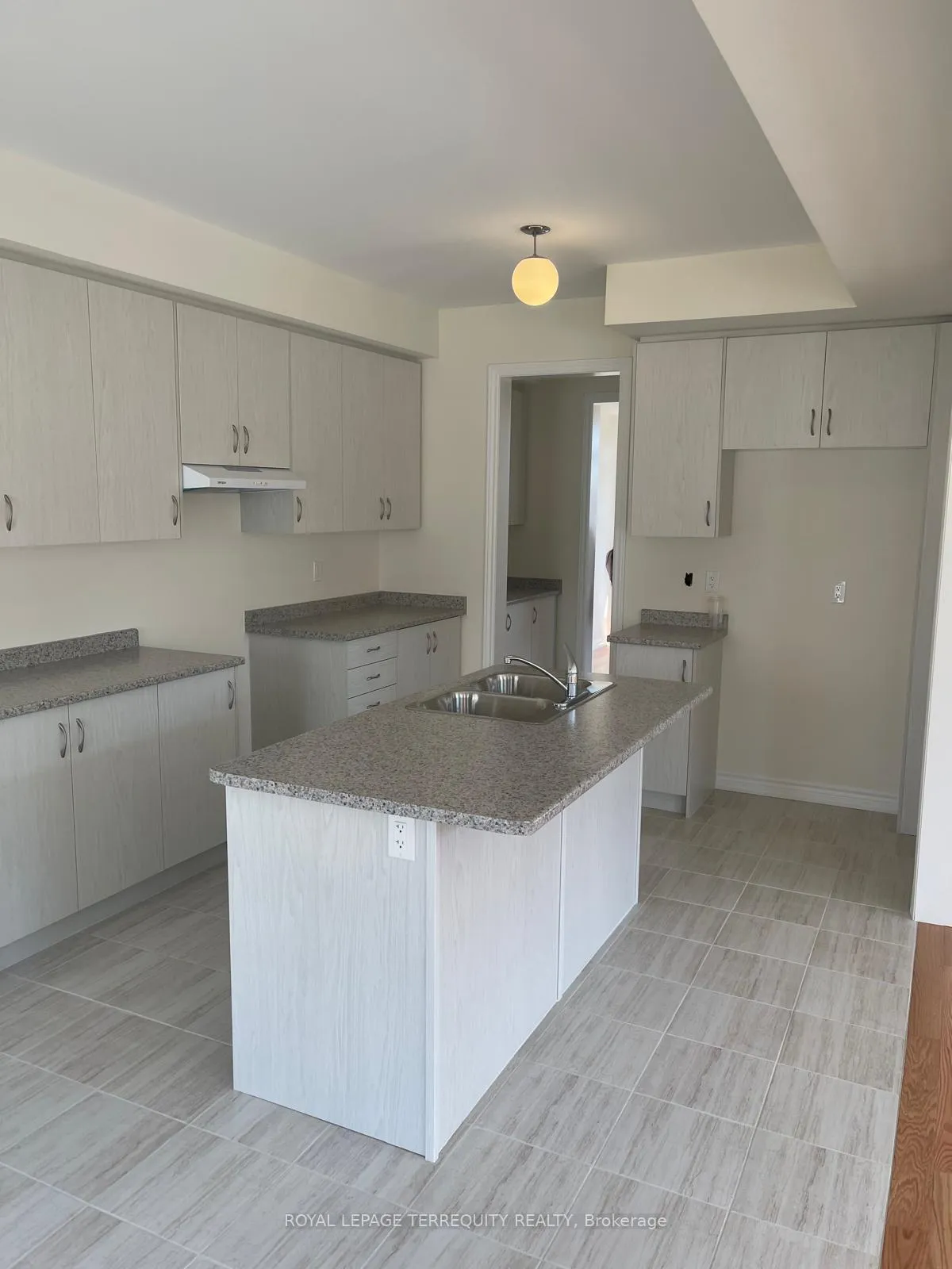 Photo 9 of 2602 Apricot Lane, Pickering, Duffin Heights — HOMEH
