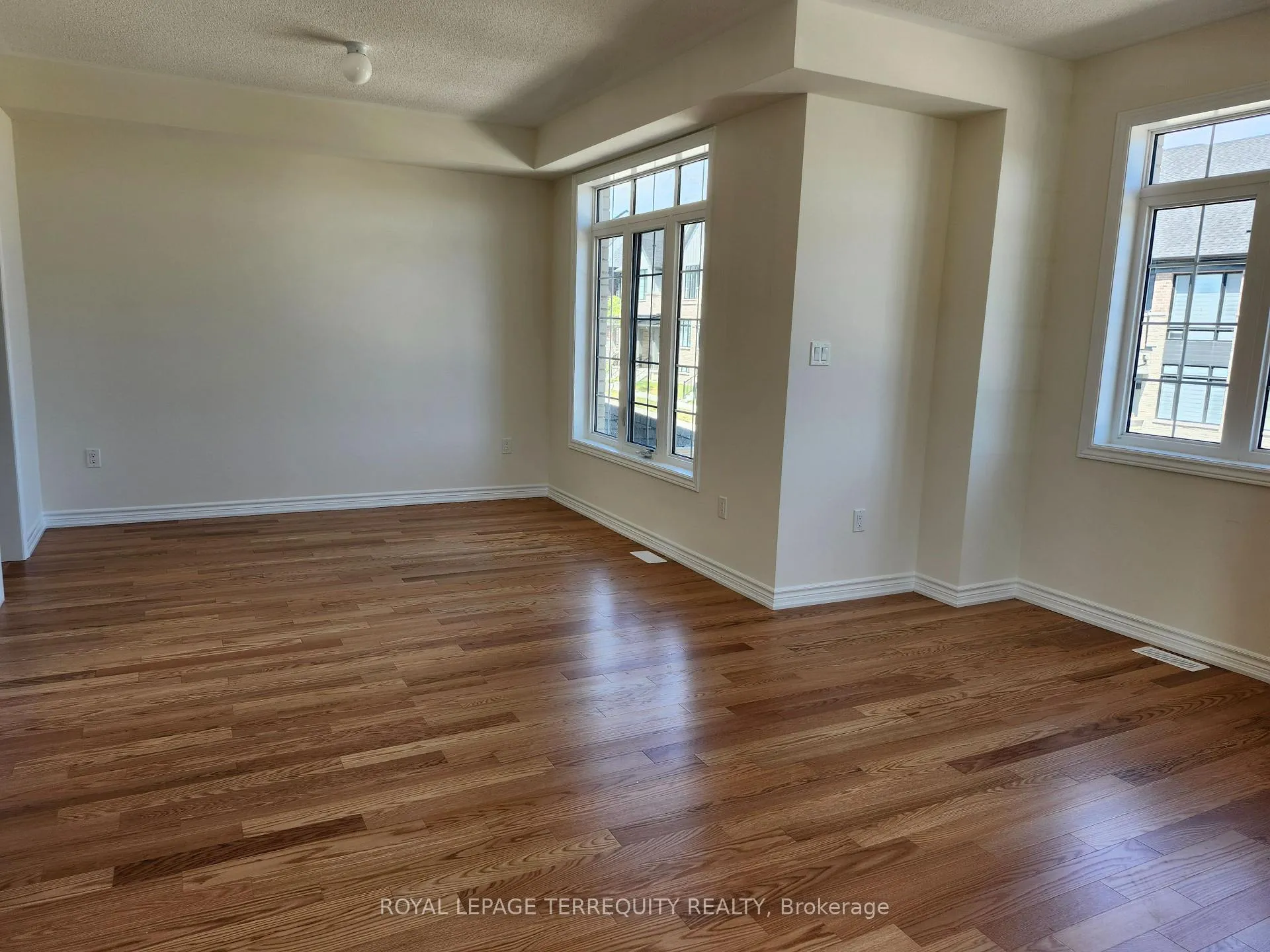 Photo 17 of 2602 Apricot Lane, Pickering, Duffin Heights — HOMEH