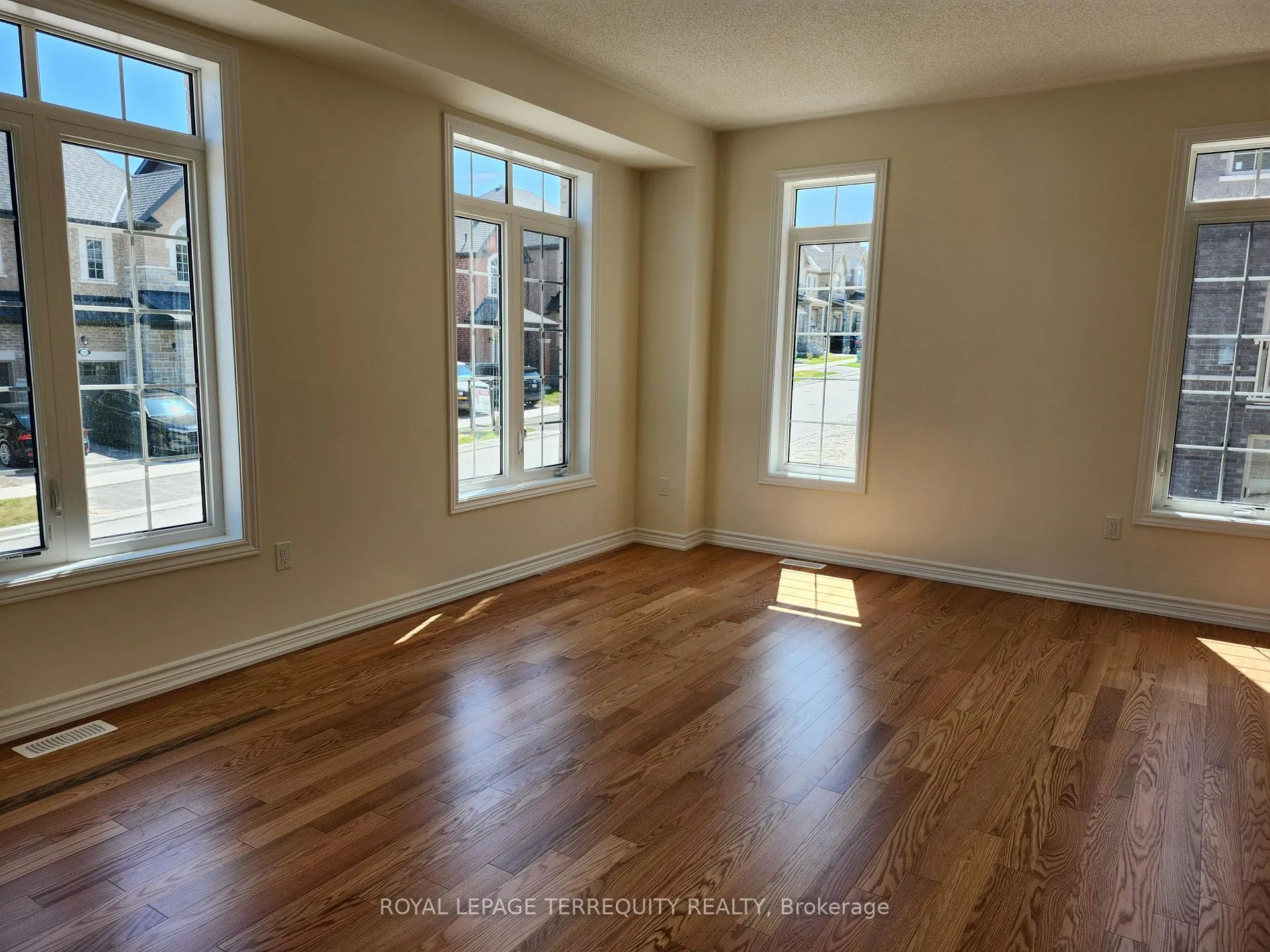 Photo 20 of 2602 Apricot Lane, Pickering, Duffin Heights — HOMEH