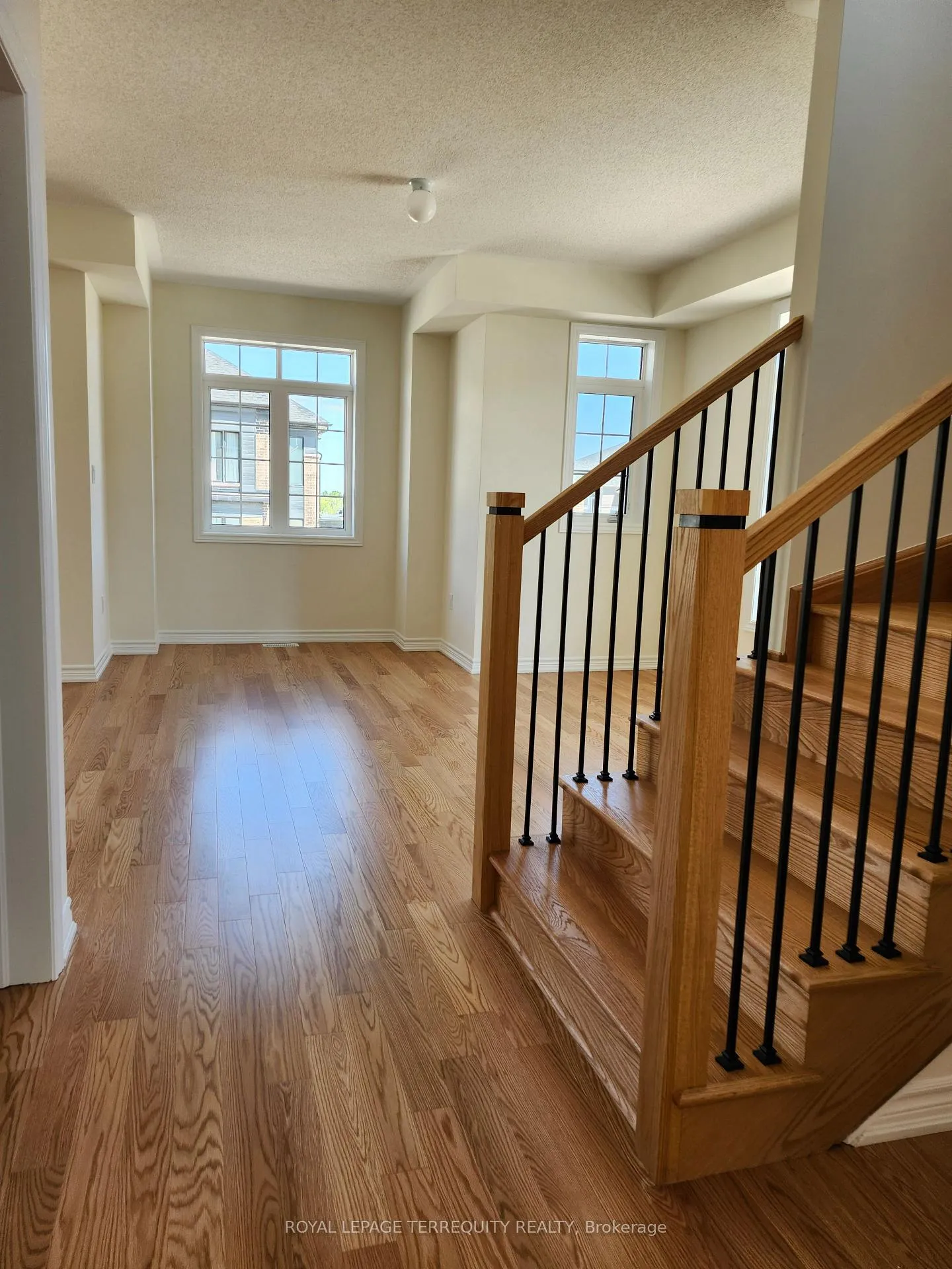 Photo 21 of 2602 Apricot Lane, Pickering, Duffin Heights — HOMEH