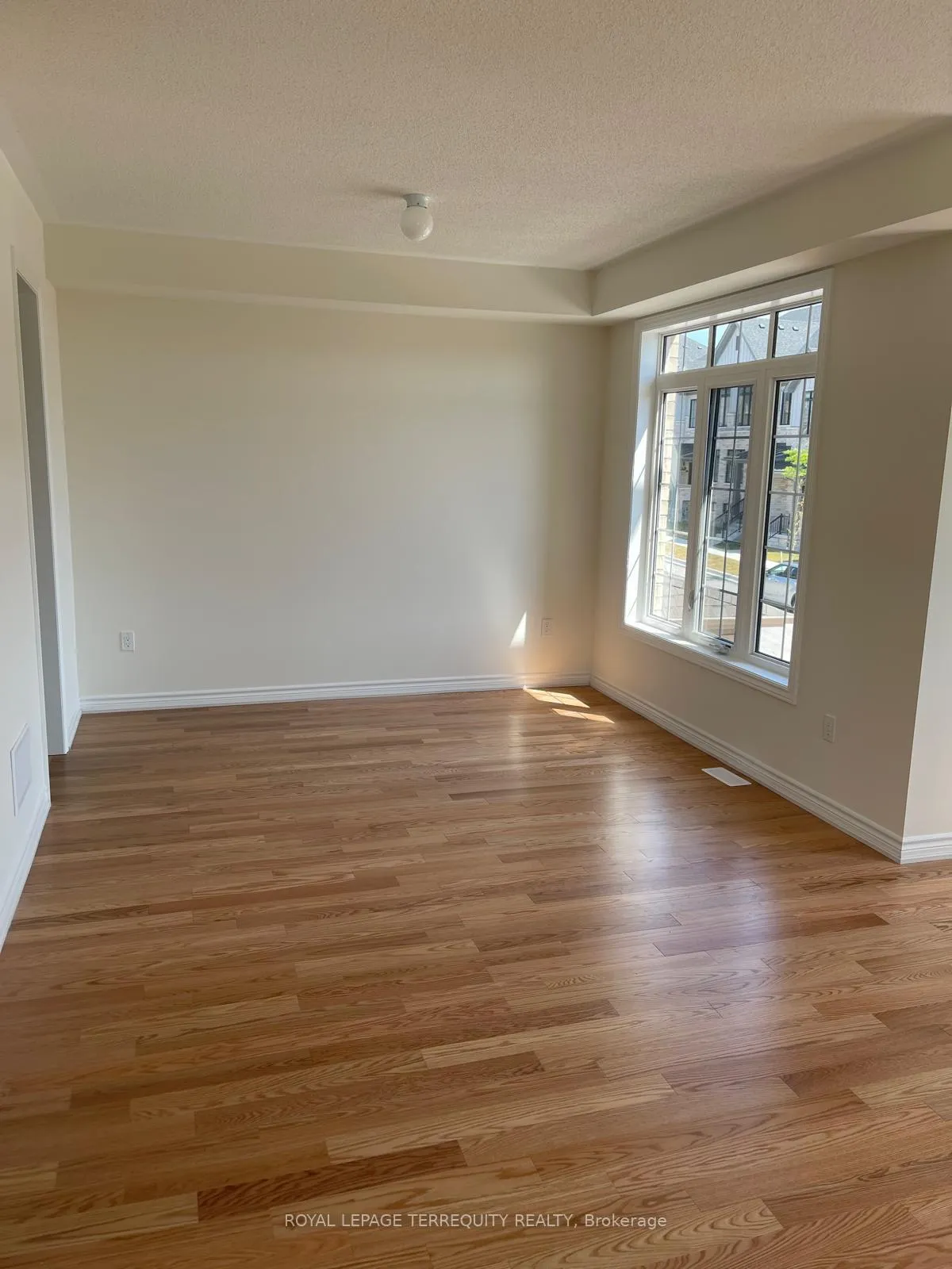 Photo 22 of 2602 Apricot Lane, Pickering, Duffin Heights — HOMEH