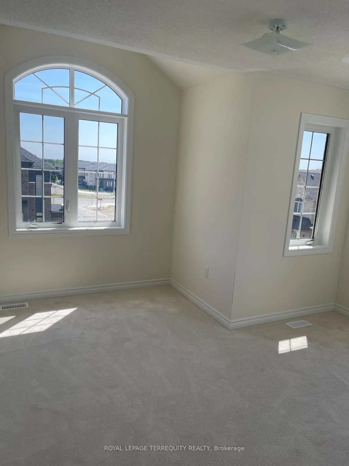 Photo 31 of 2602 Apricot Lane, Pickering, Duffin Heights — HOMEH