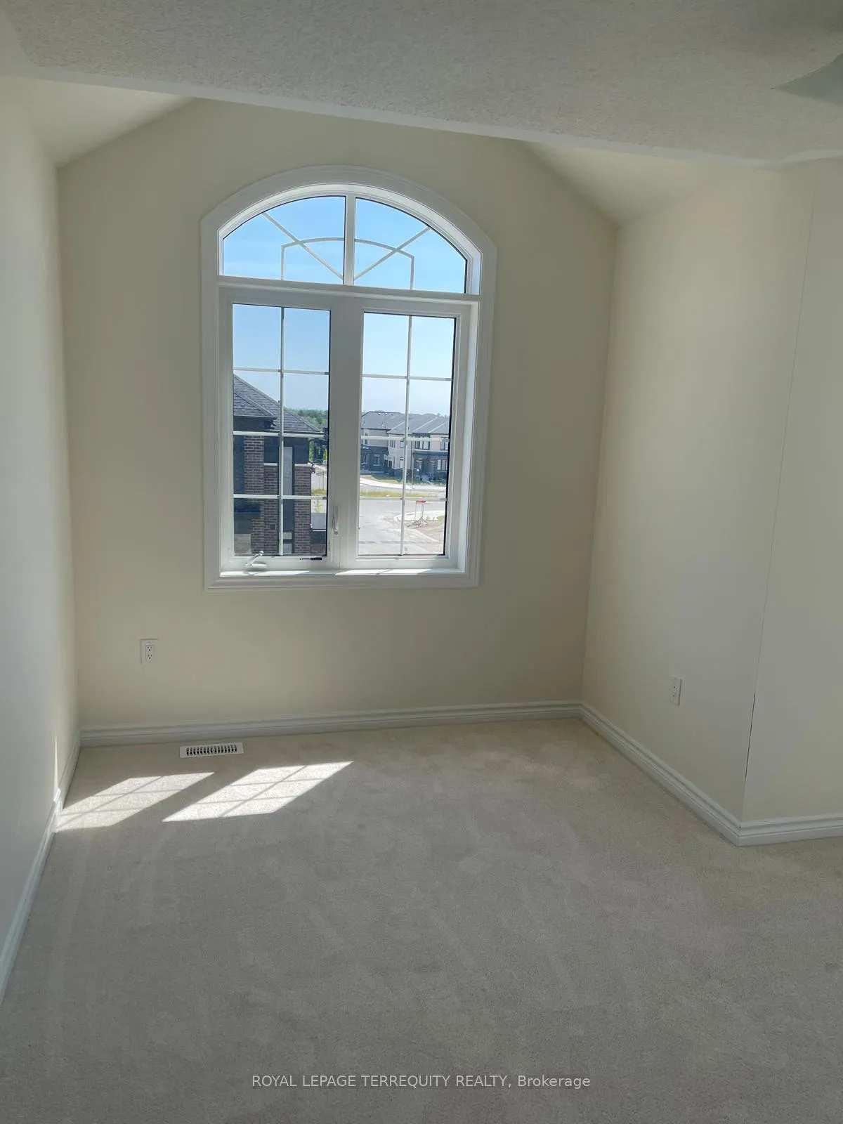Photo 36 of 2602 Apricot Lane, Pickering, Duffin Heights — HOMEH