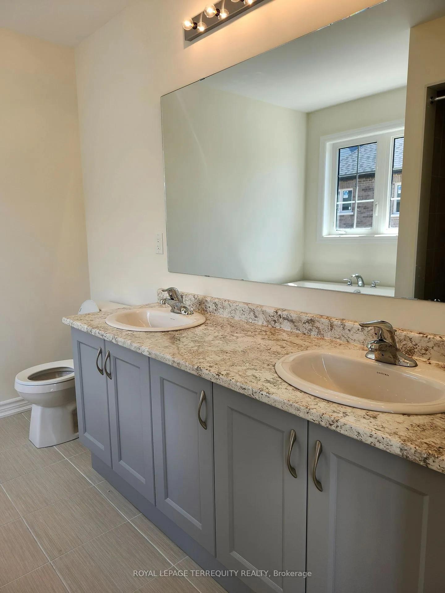 Photo 40 of 2602 Apricot Lane, Pickering, Duffin Heights — HOMEH