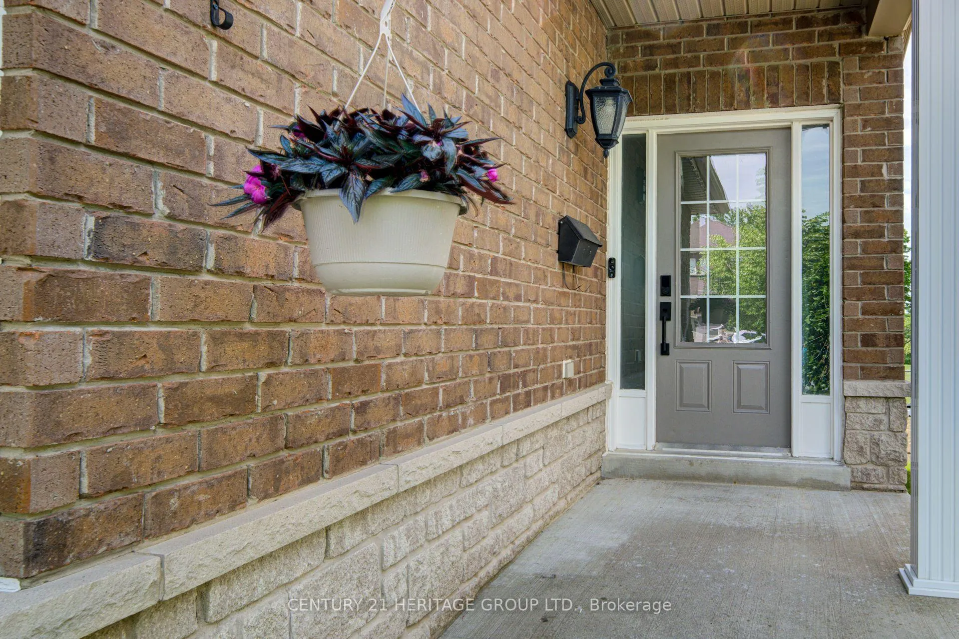 Photo 2 of 1167 Laurand Street, Innisfil, Alcona — HOMEH