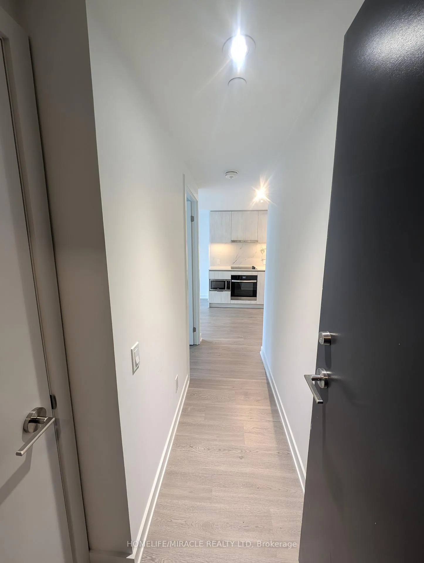Photo 2 of Unit 1910, 8 Wellesley Street W, Toronto, Bay Street Corridor — HOMEH