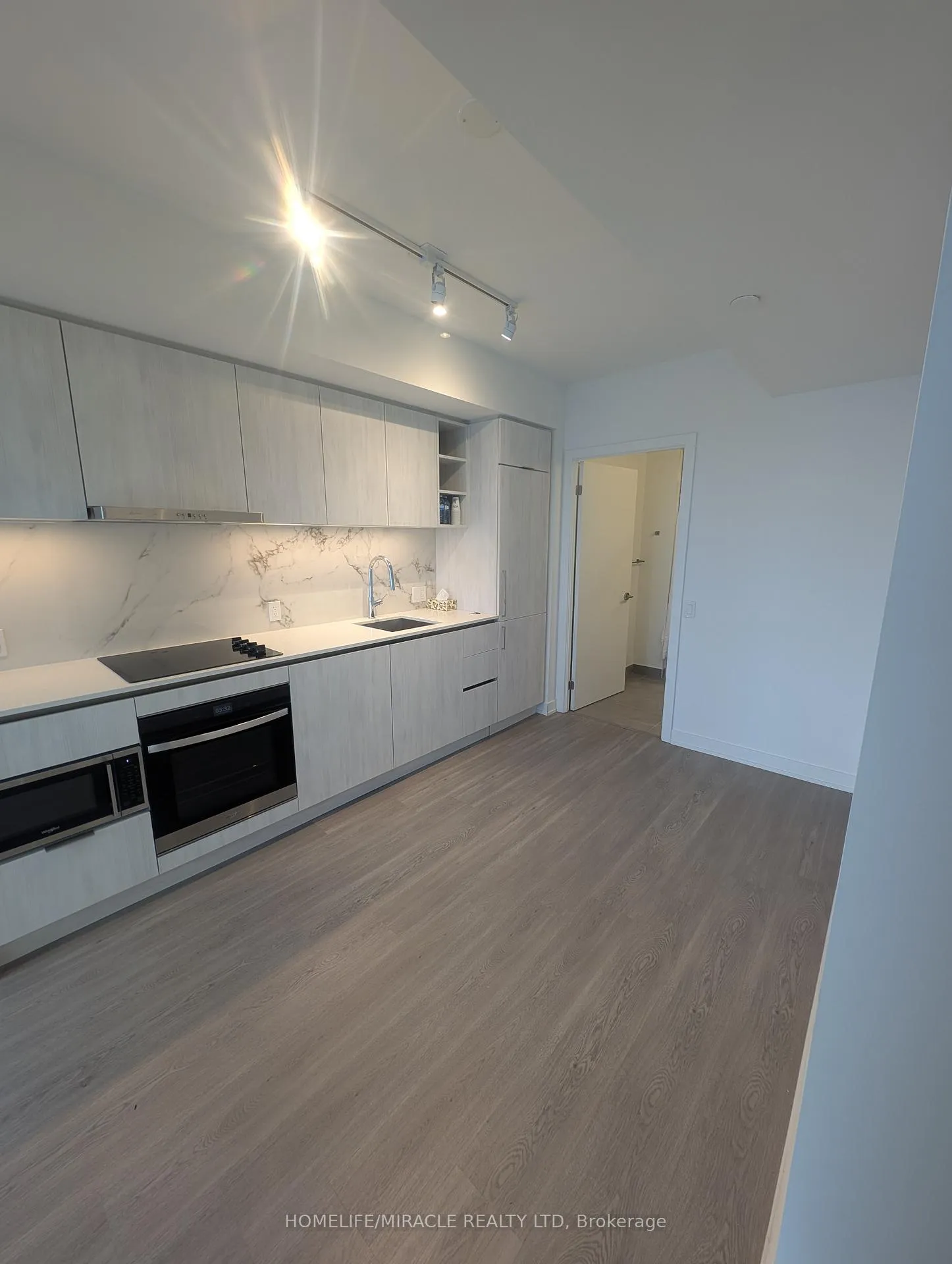 Photo 5 of Unit 1910, 8 Wellesley Street W, Toronto, Bay Street Corridor — HOMEH