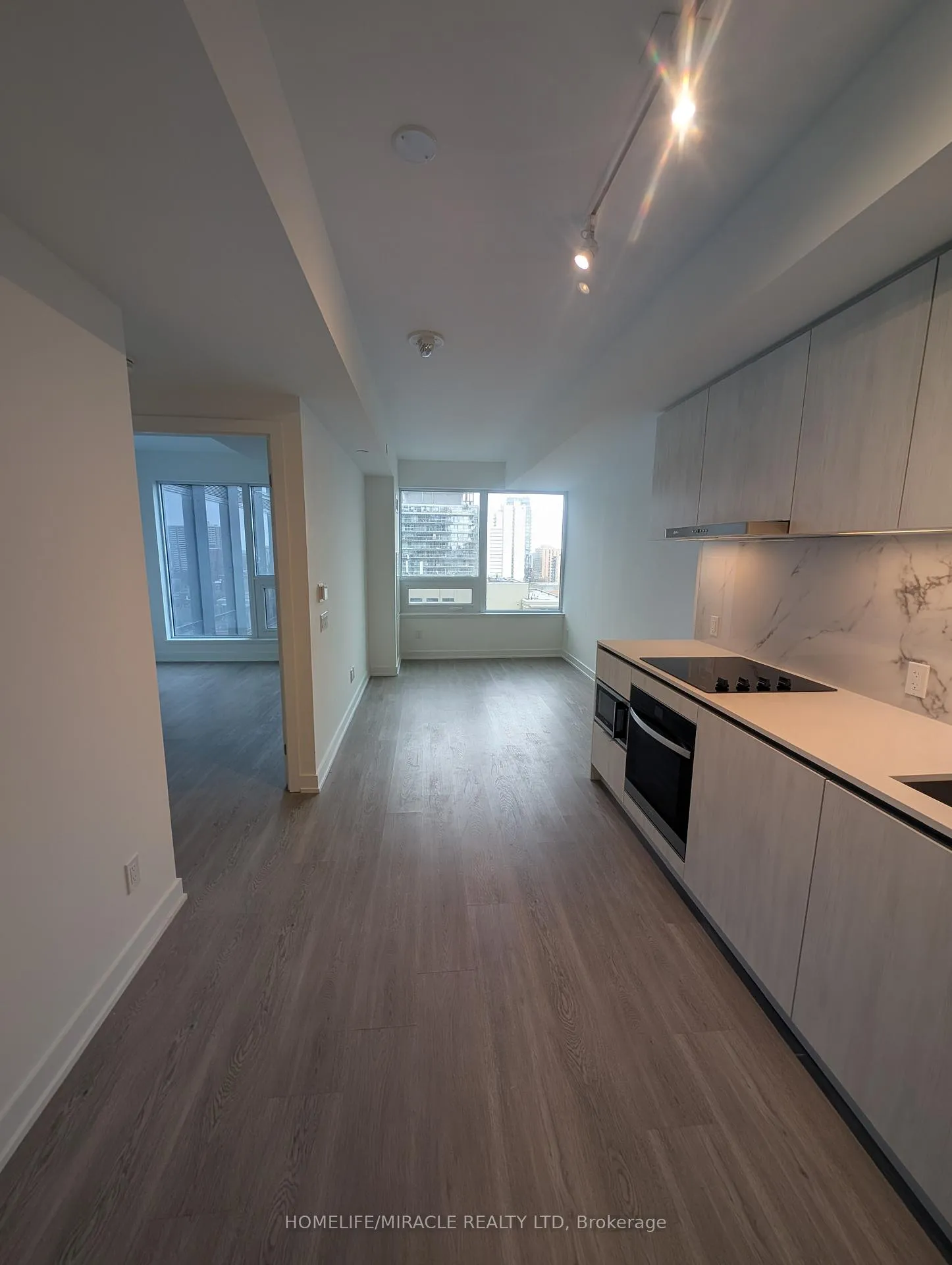 Photo 6 of Unit 1910, 8 Wellesley Street W, Toronto, Bay Street Corridor — HOMEH
