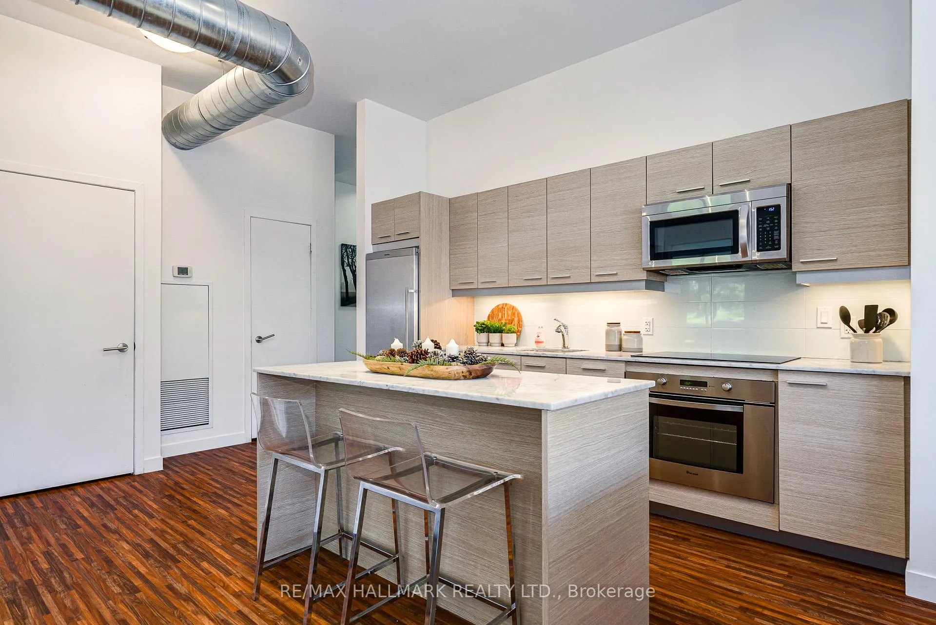 Photo 5 of Unit 203, 549 King Street E, Toronto, Moss Park — HOMEH