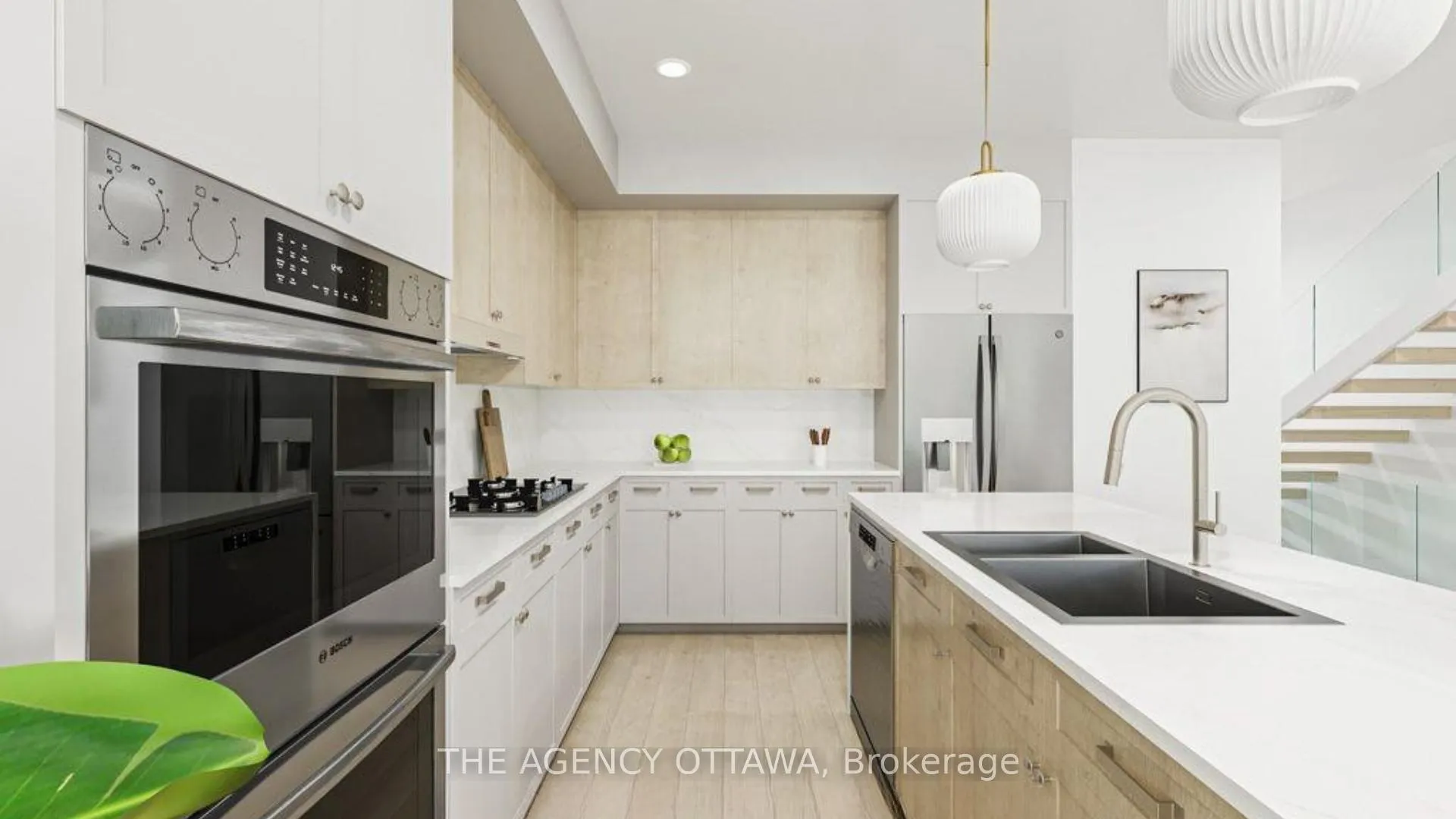Photo 8 of 547 Adventure Private, Ottawa, Mooneys Bay/Riverside Park — HOMEH
