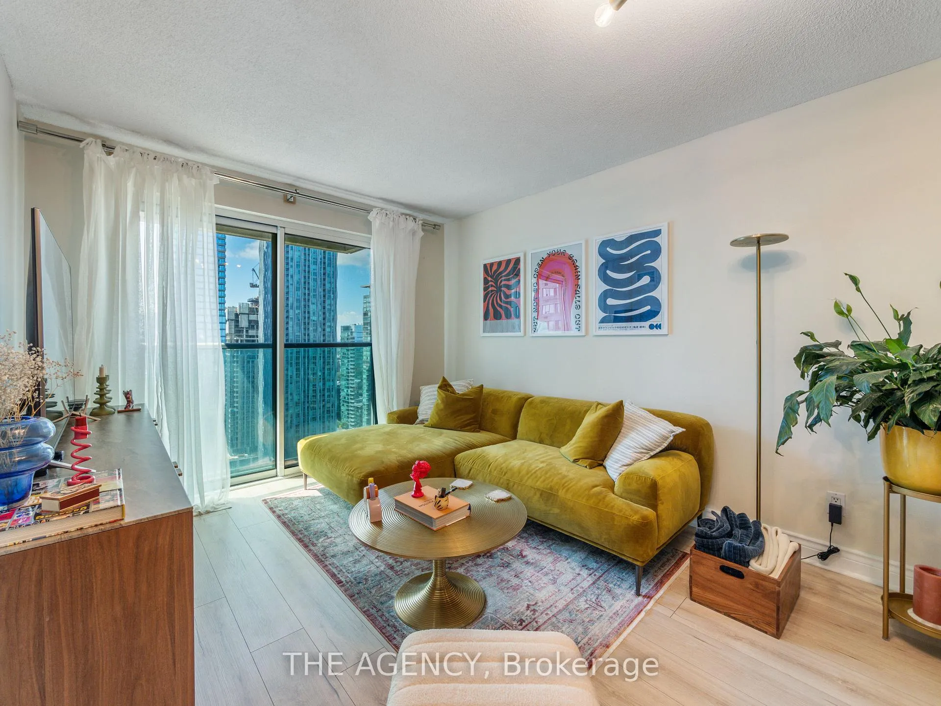 Photo 1 of Unit 3301, 8 Park Road, Toronto, Rosedale-Moore Park — HOMEH