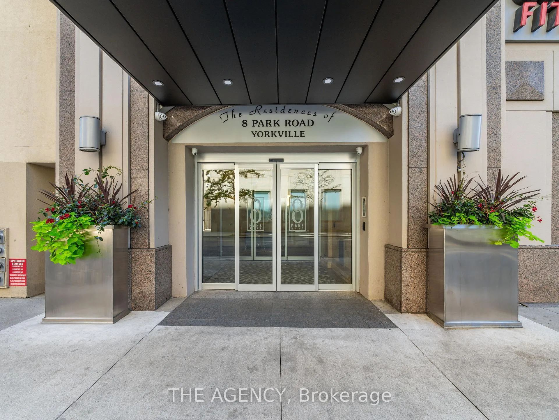 Photo 2 of Unit 3301, 8 Park Road, Toronto, Rosedale-Moore Park — HOMEH