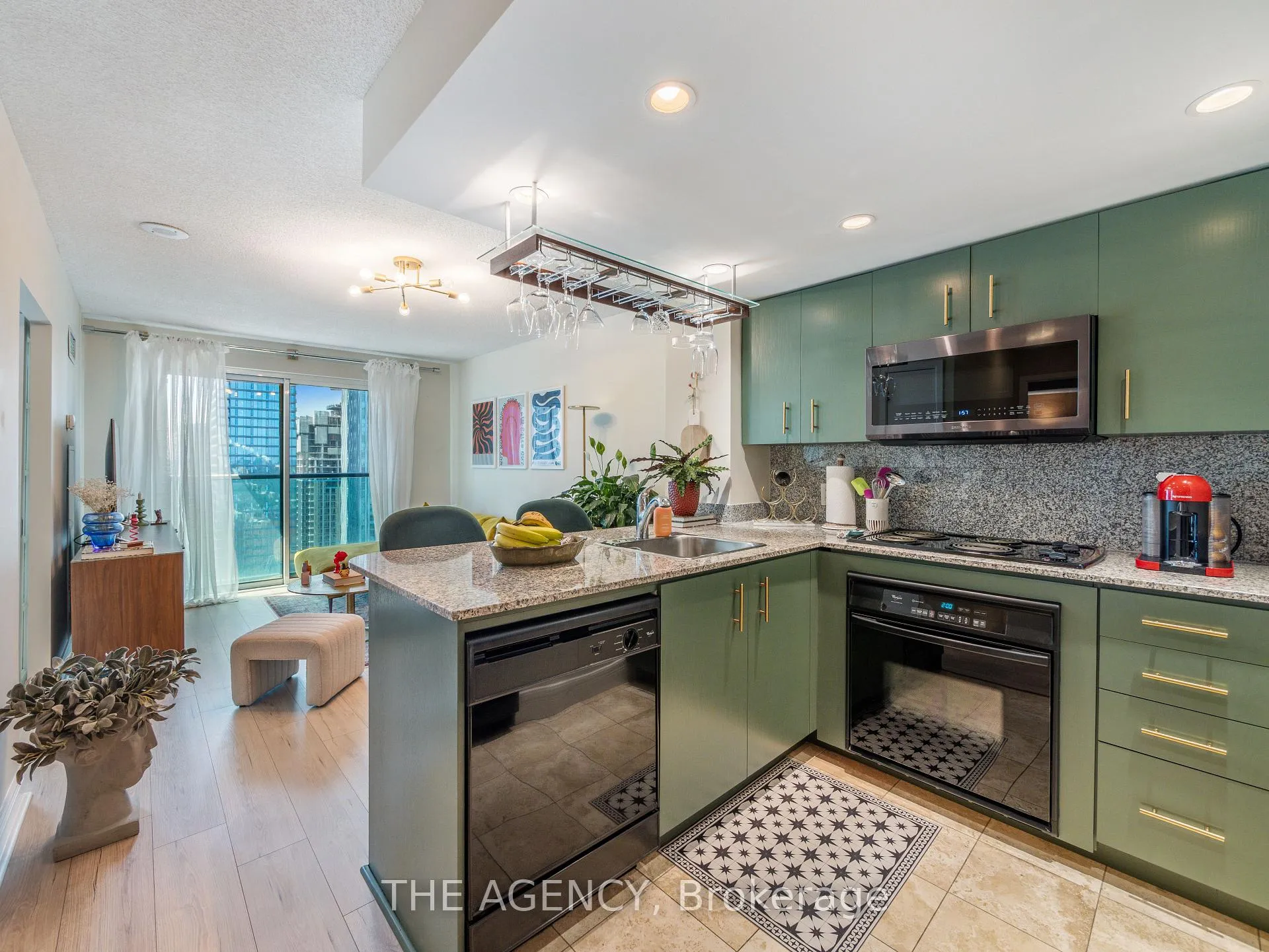 Photo 4 of Unit 3301, 8 Park Road, Toronto, Rosedale-Moore Park — HOMEH