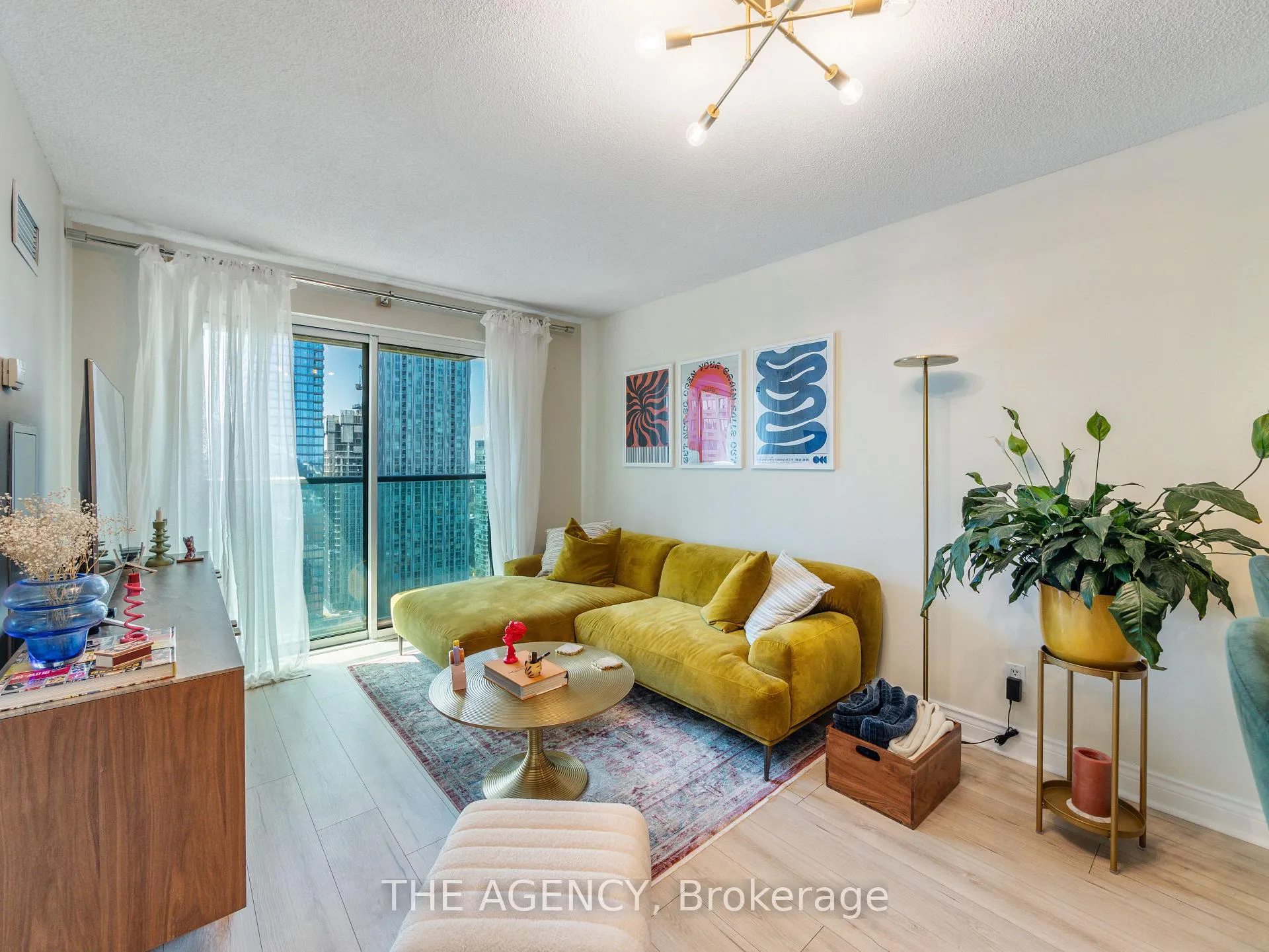 Photo 6 of Unit 3301, 8 Park Road, Toronto, Rosedale-Moore Park — HOMEH