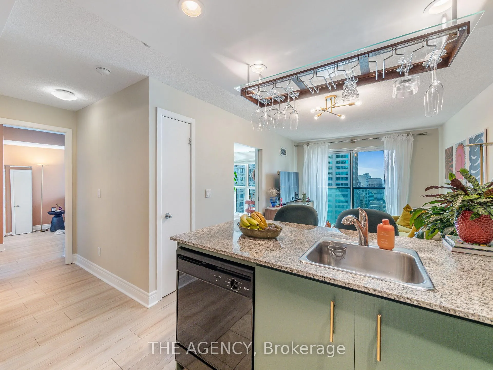Photo 12 of Unit 3301, 8 Park Road, Toronto, Rosedale-Moore Park — HOMEH