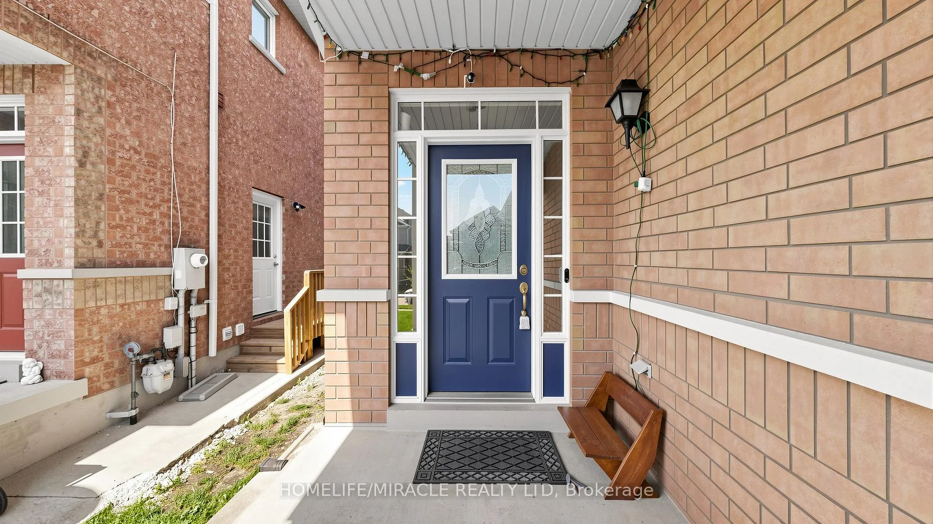Photo 2 of 66 Rocky Point Crescent, Brampton, Madoc — HOMEH