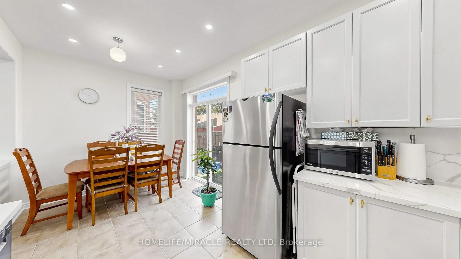 Photo 9 of 66 Rocky Point Crescent, Brampton, Madoc — HOMEH