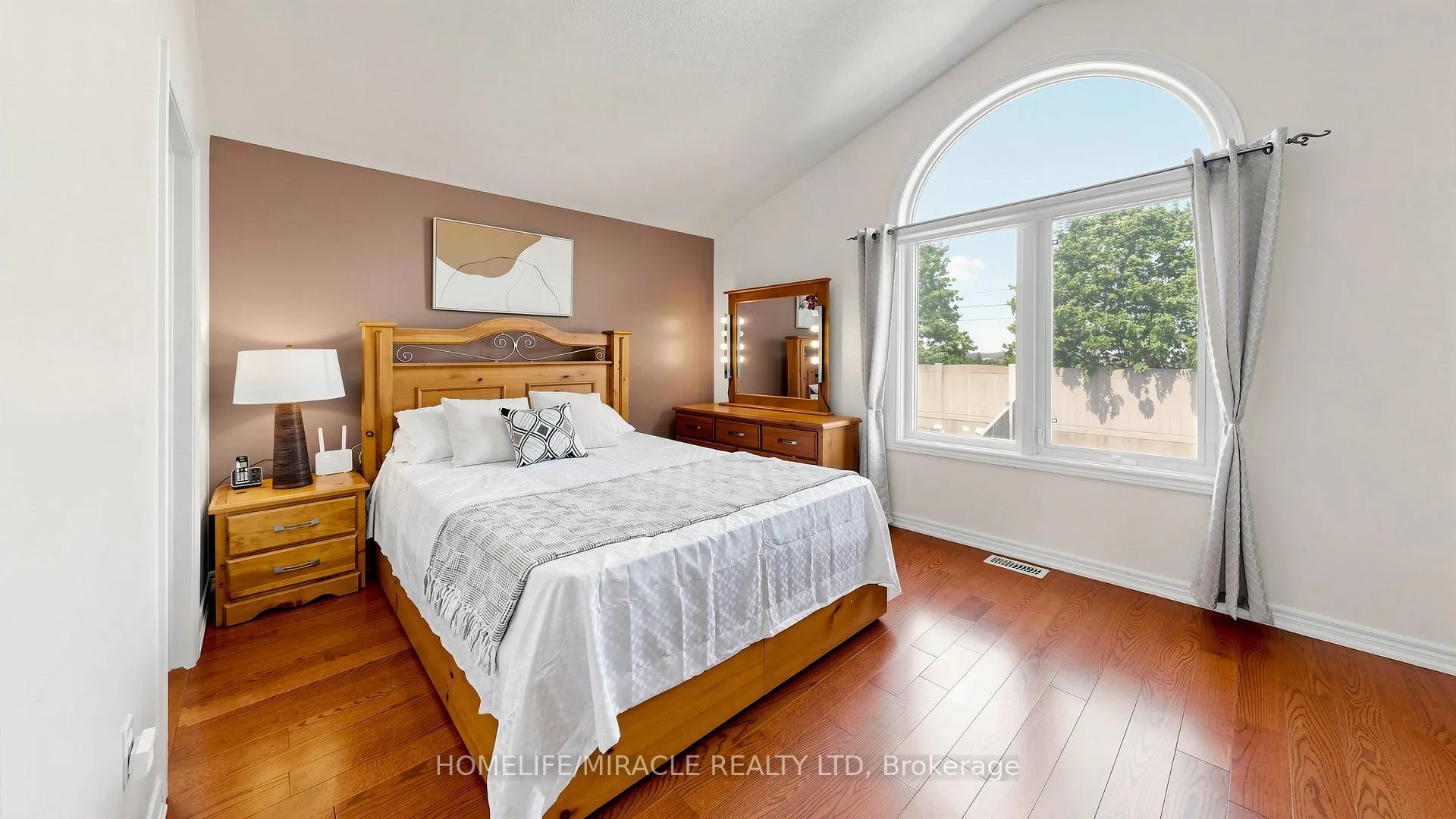 Photo 14 of 66 Rocky Point Crescent, Brampton, Madoc — HOMEH