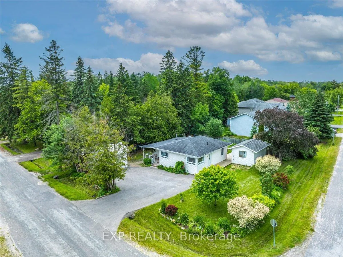 Photo 2 of 1104 Ferrier Avenue, Innisfil, Lefroy — HOMEH