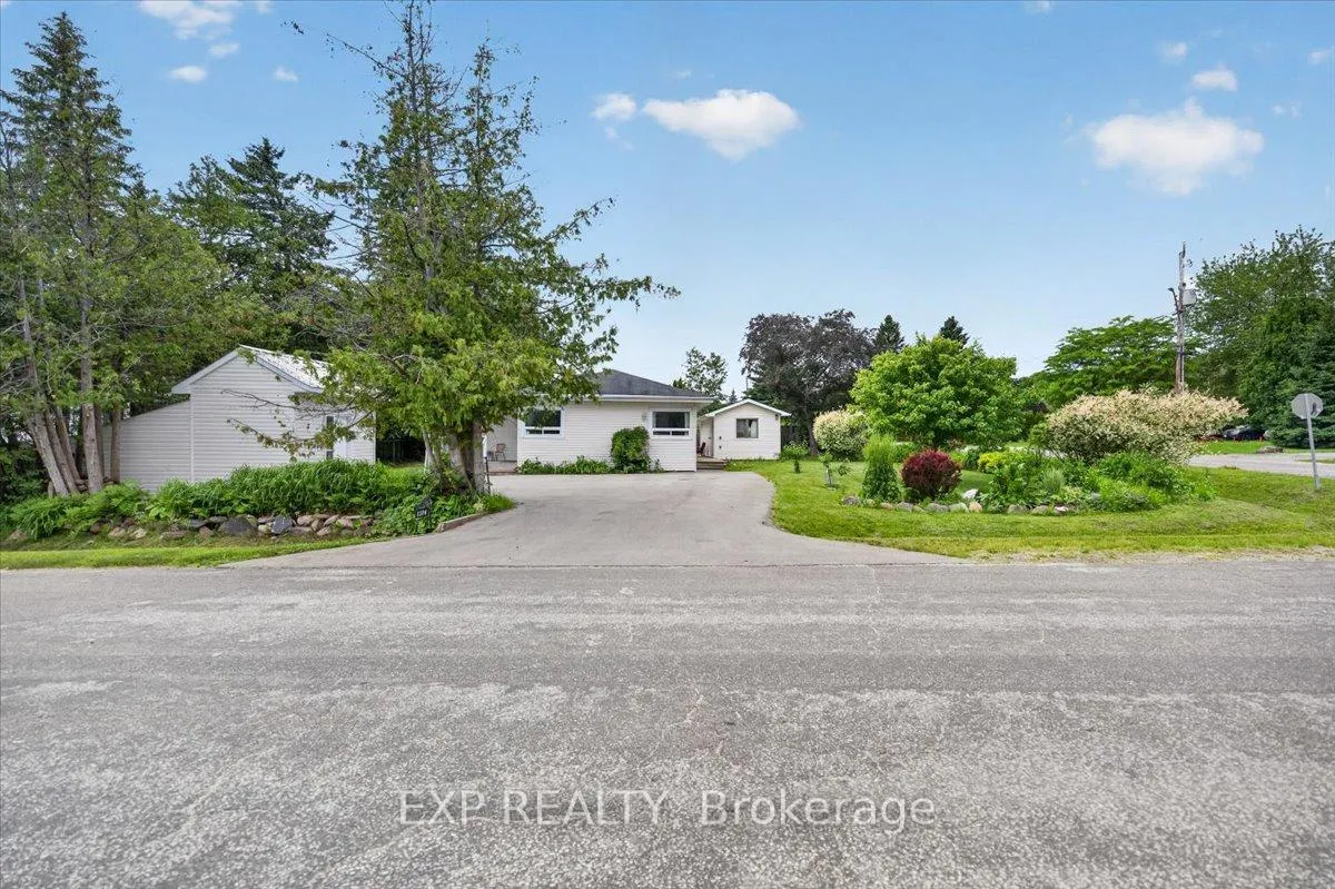 Photo 4 of 1104 Ferrier Avenue, Innisfil, Lefroy — HOMEH