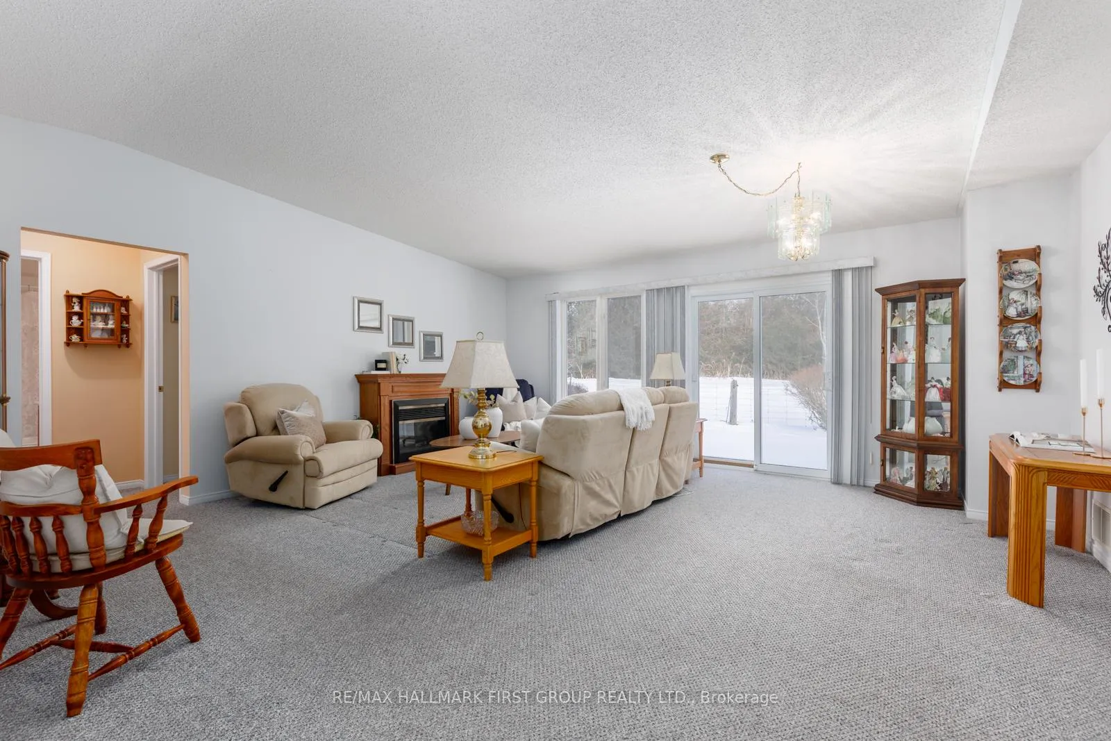 Photo 5 of 5A Fairway Drive, Clarington, Bowmanville — HOMEH