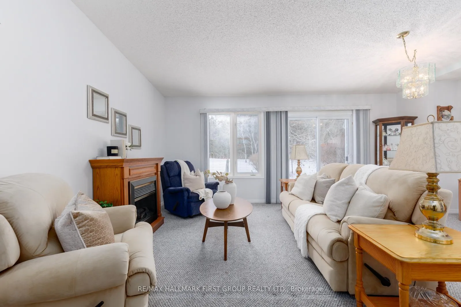 Photo 6 of 5A Fairway Drive, Clarington, Bowmanville — HOMEH