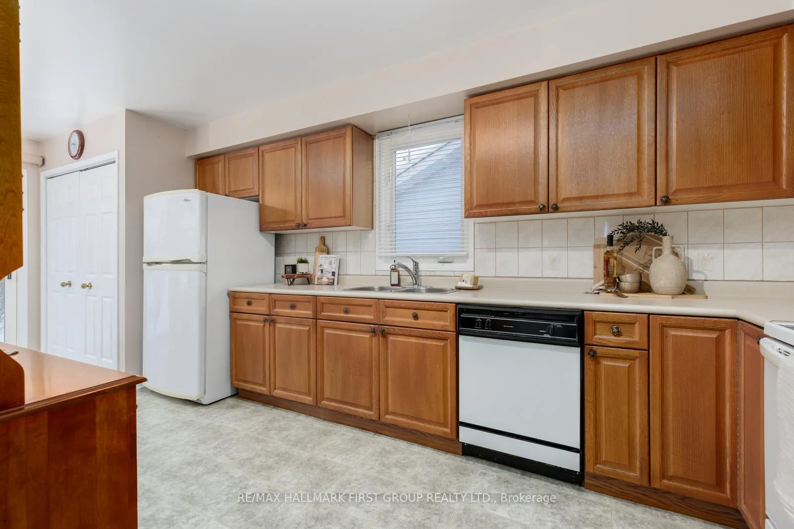Photo 10 of 5A Fairway Drive, Clarington, Bowmanville — HOMEH