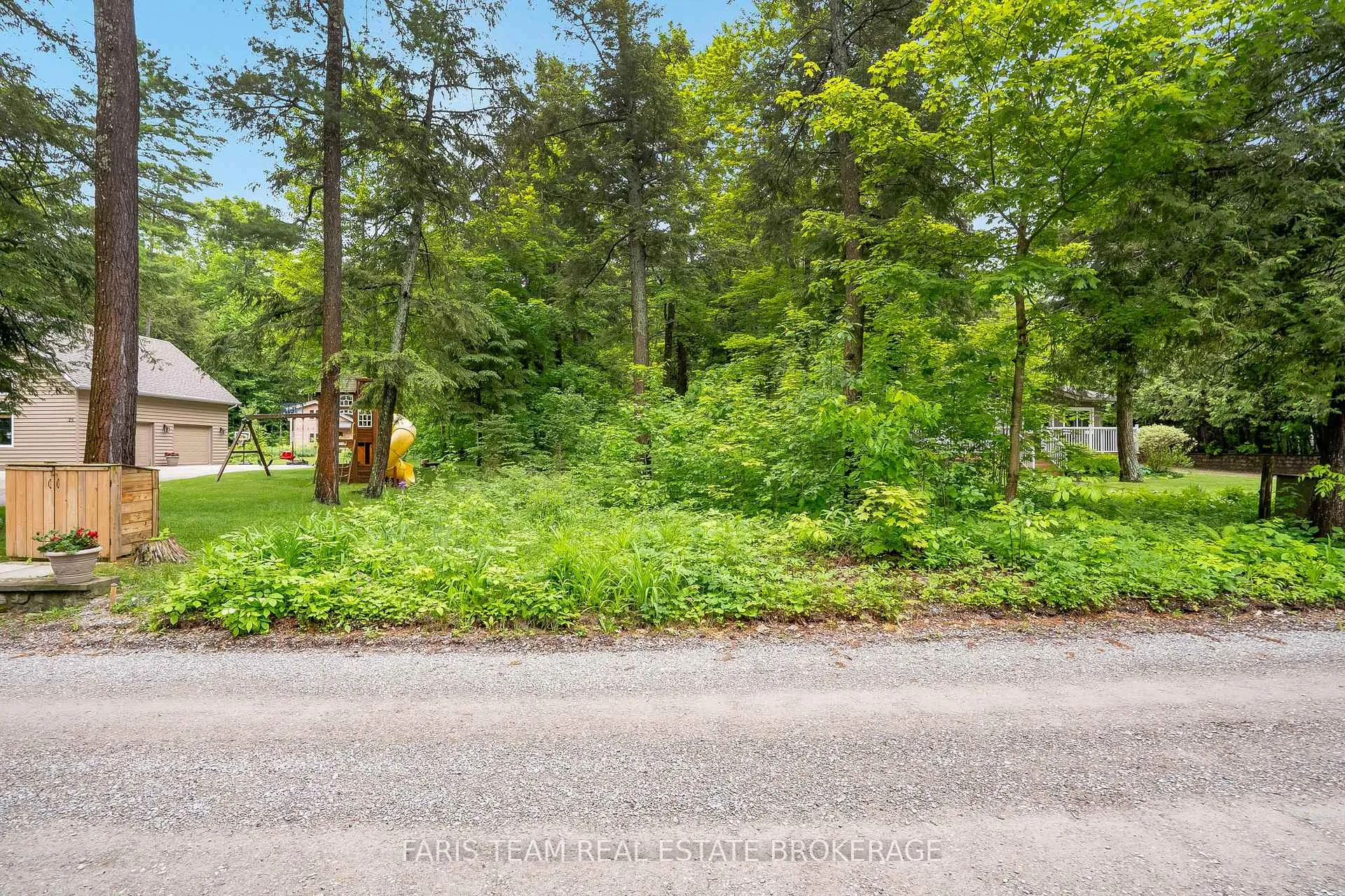 Photo 4 of 23 East Beach Road, Tiny, Rural Tiny — HOMEH