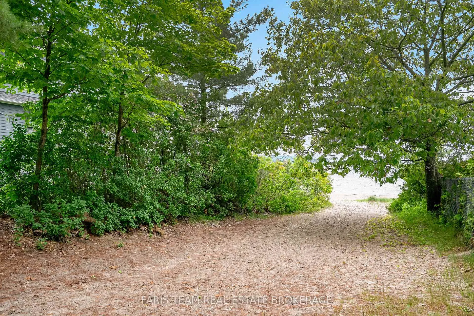 Photo 12 of 23 East Beach Road, Tiny, Rural Tiny — HOMEH