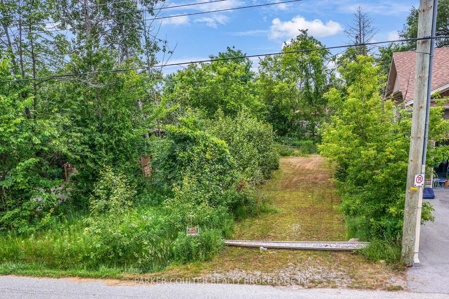 Photo 3 of 732 Chestnut Street, Innisfil, Rural Innisfil — HOMEH